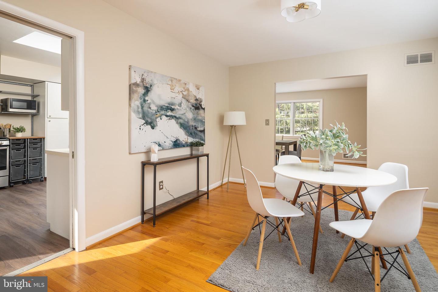 3654 N OAKLAND ST, ARLINGTON, Virginia 22207, 4 Bedrooms Bedrooms, 10 Rooms Rooms,3 BathroomsBathrooms,Residential,For sale,3654 N OAKLAND ST,VAAR2065456 MLS # VAAR2065456