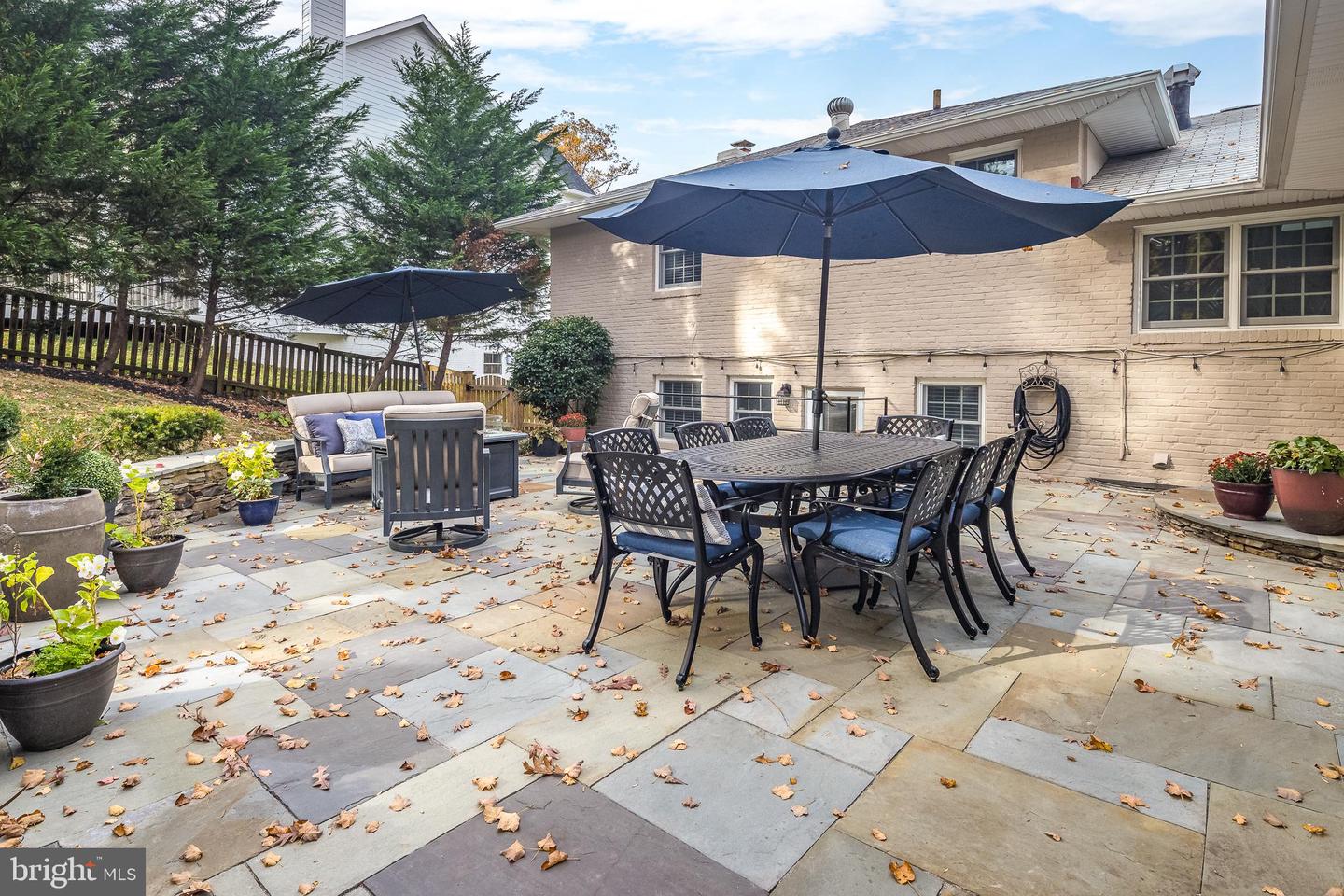 3654 N OAKLAND ST, ARLINGTON, Virginia 22207, 4 Bedrooms Bedrooms, 10 Rooms Rooms,3 BathroomsBathrooms,Residential,For sale,3654 N OAKLAND ST,VAAR2065456 MLS # VAAR2065456