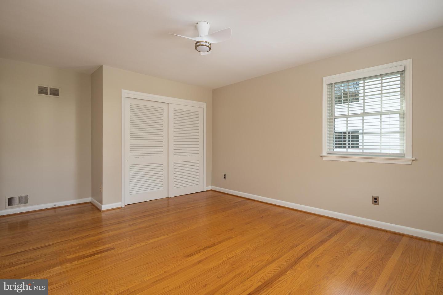 3654 N OAKLAND ST, ARLINGTON, Virginia 22207, 4 Bedrooms Bedrooms, 10 Rooms Rooms,3 BathroomsBathrooms,Residential,For sale,3654 N OAKLAND ST,VAAR2065456 MLS # VAAR2065456