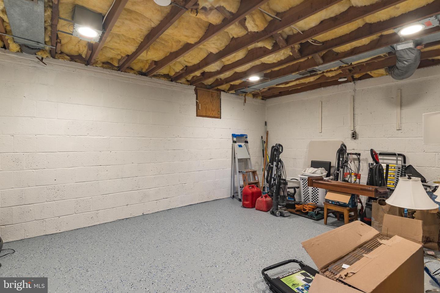 3654 N OAKLAND ST, ARLINGTON, Virginia 22207, 4 Bedrooms Bedrooms, 10 Rooms Rooms,3 BathroomsBathrooms,Residential,For sale,3654 N OAKLAND ST,VAAR2065456 MLS # VAAR2065456