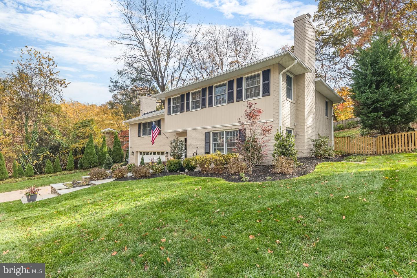 3654 N OAKLAND ST, ARLINGTON, Virginia 22207, 4 Bedrooms Bedrooms, 10 Rooms Rooms,3 BathroomsBathrooms,Residential,For sale,3654 N OAKLAND ST,VAAR2065456 MLS # VAAR2065456