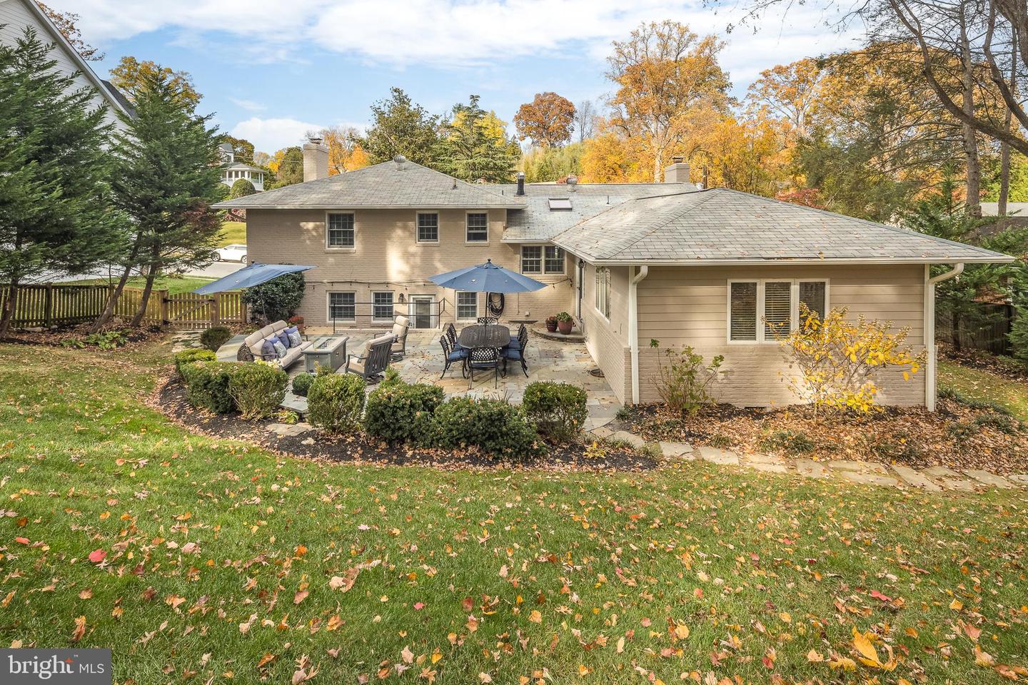 3654 N OAKLAND ST, ARLINGTON, Virginia 22207, 4 Bedrooms Bedrooms, 10 Rooms Rooms,3 BathroomsBathrooms,Residential,For sale,3654 N OAKLAND ST,VAAR2065456 MLS # VAAR2065456