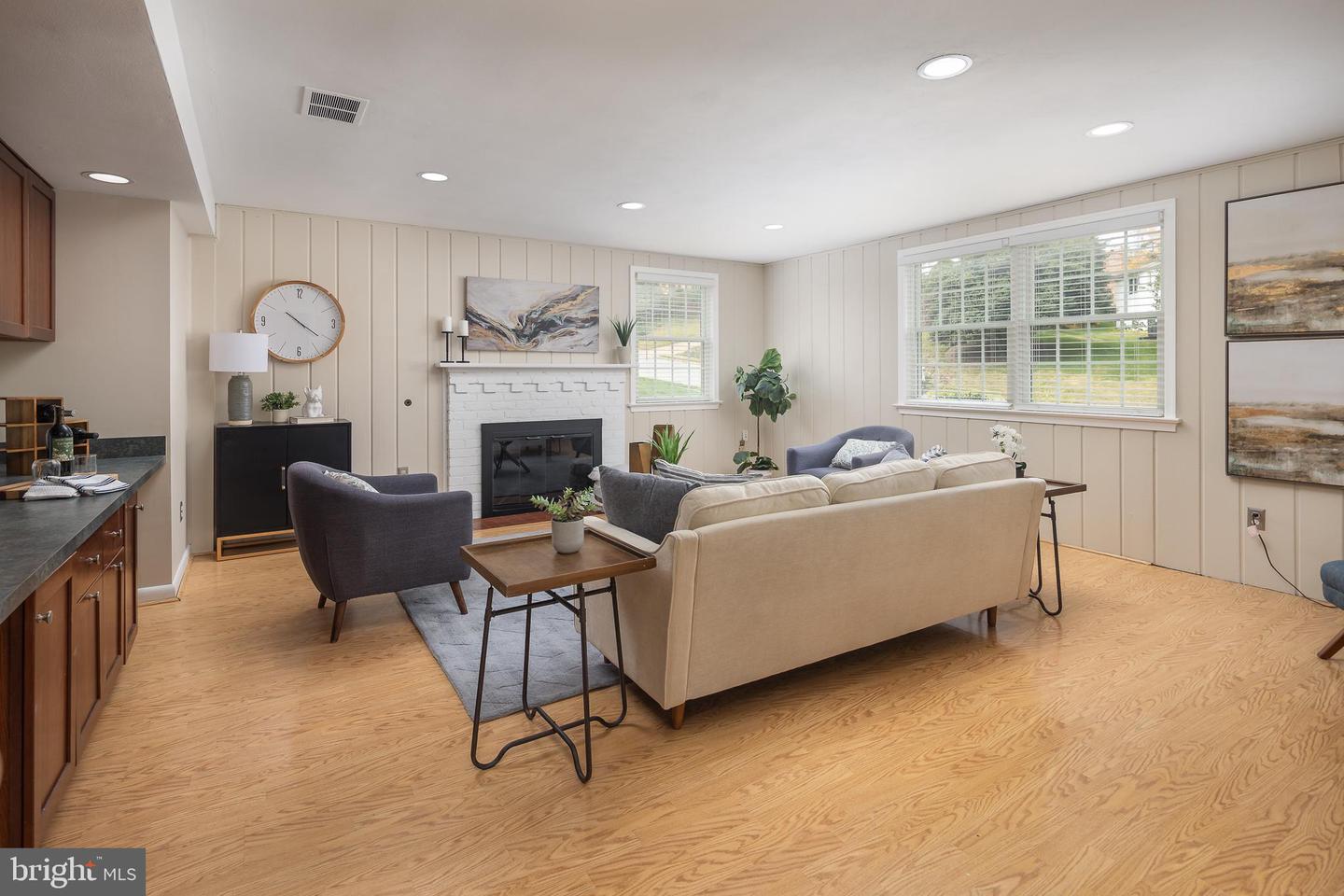 3654 N OAKLAND ST, ARLINGTON, Virginia 22207, 4 Bedrooms Bedrooms, 10 Rooms Rooms,3 BathroomsBathrooms,Residential,For sale,3654 N OAKLAND ST,VAAR2065456 MLS # VAAR2065456