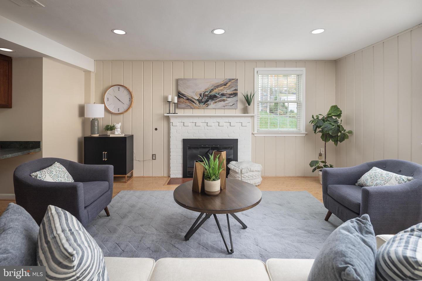 3654 N OAKLAND ST, ARLINGTON, Virginia 22207, 4 Bedrooms Bedrooms, 10 Rooms Rooms,3 BathroomsBathrooms,Residential,For sale,3654 N OAKLAND ST,VAAR2065456 MLS # VAAR2065456