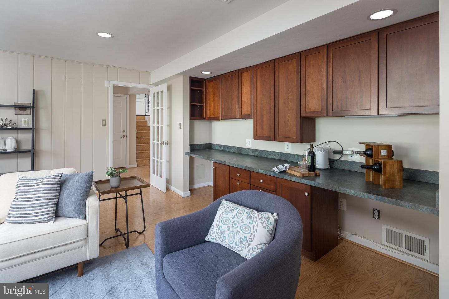 3654 N OAKLAND ST, ARLINGTON, Virginia 22207, 4 Bedrooms Bedrooms, 10 Rooms Rooms,3 BathroomsBathrooms,Residential,For sale,3654 N OAKLAND ST,VAAR2065456 MLS # VAAR2065456