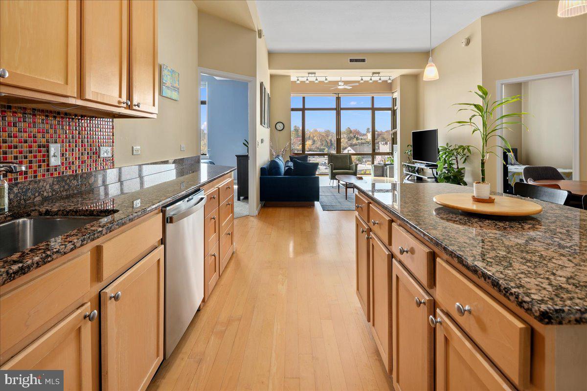 2720 S ARLINGTON MILL DR #1107, ARLINGTON, Virginia 22206, 2 Bedrooms Bedrooms, ,2 BathroomsBathrooms,Residential,For sale,2720 S ARLINGTON MILL DR #1107,VAAR2065512 MLS # VAAR2065512