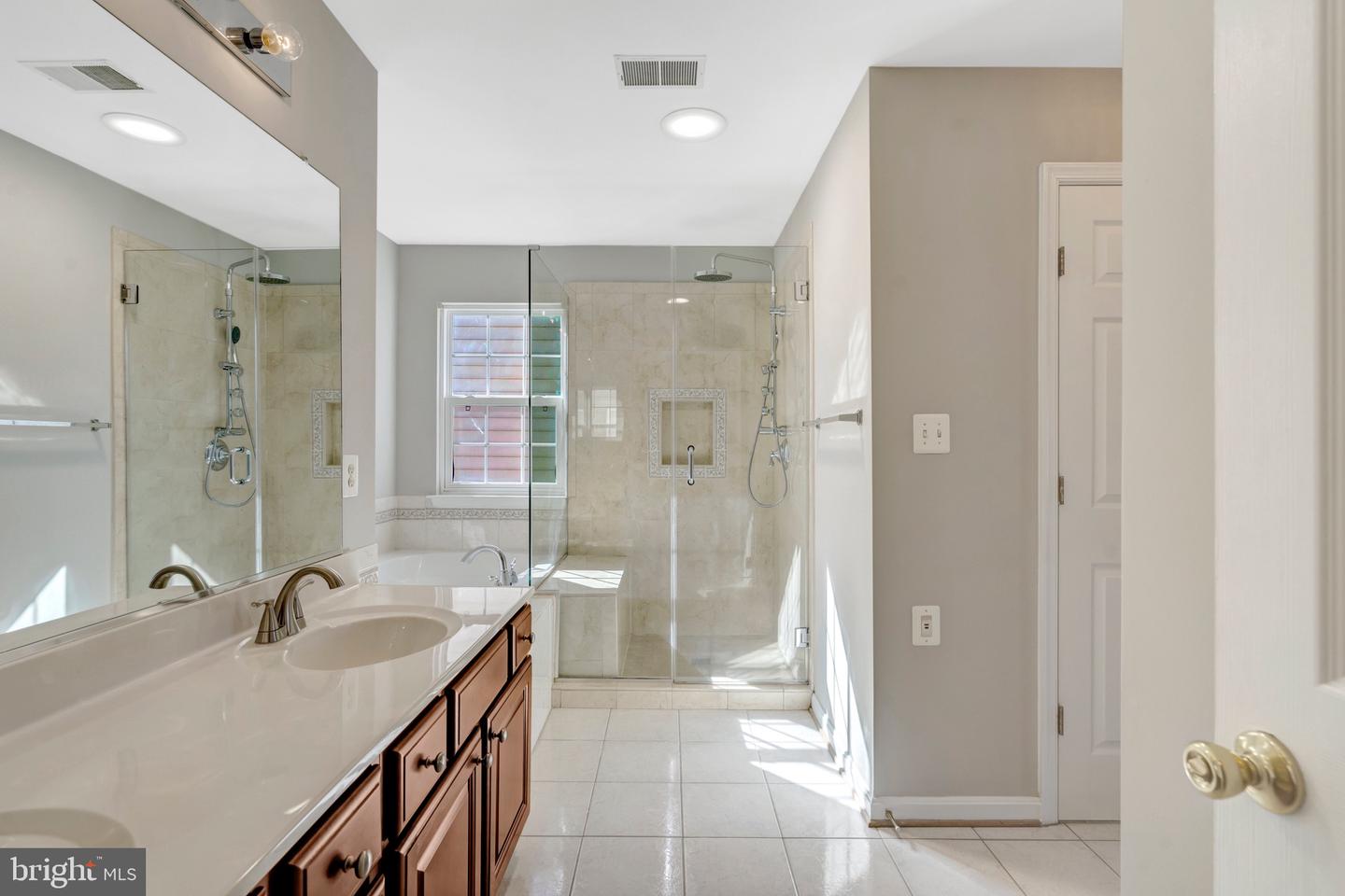 8605 ELLIS FORD PL, GAINESVILLE, Virginia 20155, 5 Bedrooms Bedrooms, ,4 BathroomsBathrooms,Residential,For sale,8605 ELLIS FORD PL,VAPW2106940 MLS # VAPW2106940