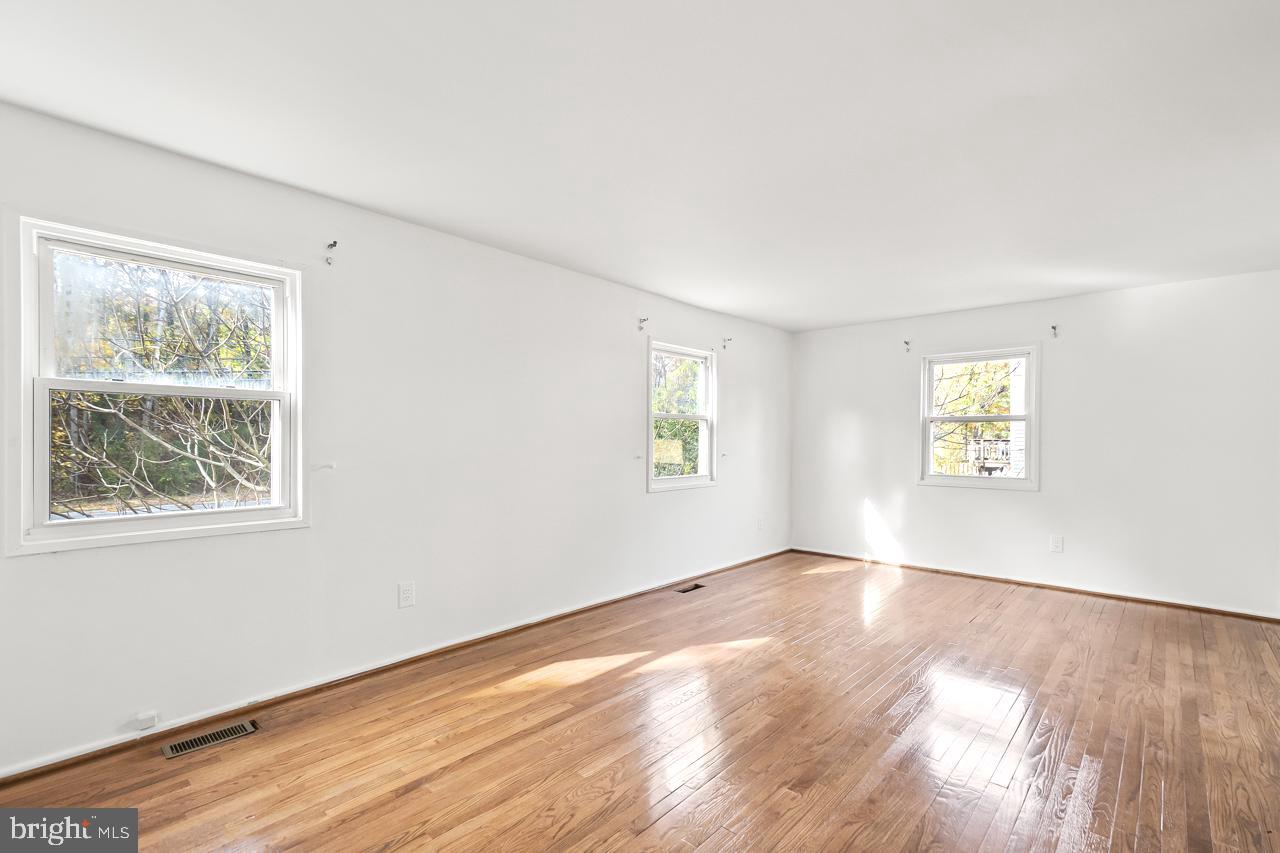 9662 WESTPORT LN, BURKE, Virginia 22015, 3 Bedrooms Bedrooms, ,3 BathroomsBathrooms,Residential,For sale,9662 WESTPORT LN,VAFX2277132 MLS # VAFX2277132 9662 WESTPORT LN, BURKE, Virginia 22015, 3 Bedrooms Bedrooms, ,3 BathroomsBathrooms,Residential,For sale,9662 WESTPORT LN,VAFX2277132 MLS # VAFX2277132