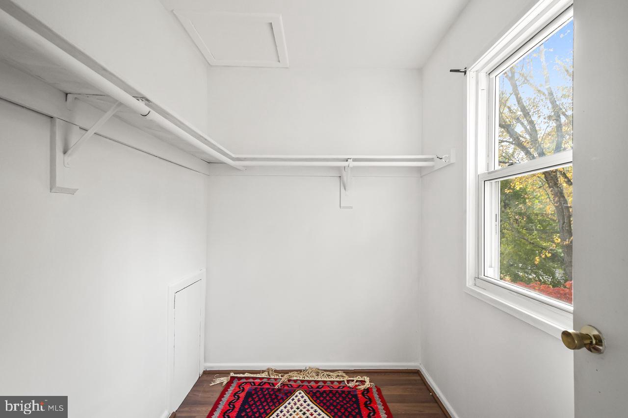 9662 WESTPORT LN, BURKE, Virginia 22015, 3 Bedrooms Bedrooms, ,3 BathroomsBathrooms,Residential,For sale,9662 WESTPORT LN,VAFX2277132 MLS # VAFX2277132 9662 WESTPORT LN, BURKE, Virginia 22015, 3 Bedrooms Bedrooms, ,3 BathroomsBathrooms,Residential,For sale,9662 WESTPORT LN,VAFX2277132 MLS # VAFX2277132