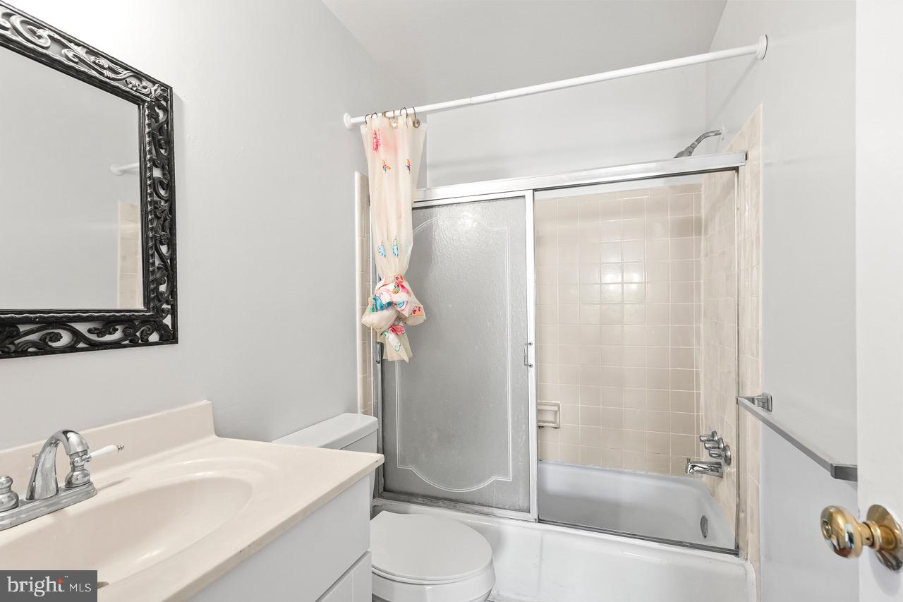 9662 WESTPORT LN, BURKE, Virginia 22015, 3 Bedrooms Bedrooms, ,3 BathroomsBathrooms,Residential,For sale,9662 WESTPORT LN,VAFX2277132 MLS # VAFX2277132 9662 WESTPORT LN, BURKE, Virginia 22015, 3 Bedrooms Bedrooms, ,3 BathroomsBathrooms,Residential,For sale,9662 WESTPORT LN,VAFX2277132 MLS # VAFX2277132