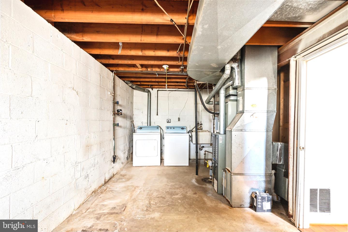 9662 WESTPORT LN, BURKE, Virginia 22015, 3 Bedrooms Bedrooms, ,3 BathroomsBathrooms,Residential,For sale,9662 WESTPORT LN,VAFX2277132 MLS # VAFX2277132 9662 WESTPORT LN, BURKE, Virginia 22015, 3 Bedrooms Bedrooms, ,3 BathroomsBathrooms,Residential,For sale,9662 WESTPORT LN,VAFX2277132 MLS # VAFX2277132