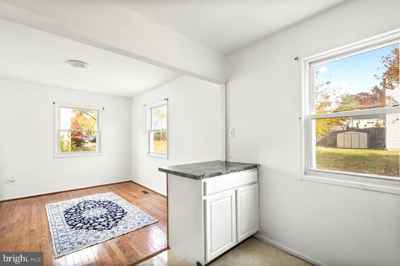 9662 WESTPORT LN, BURKE, Virginia 22015, 3 Bedrooms Bedrooms, ,3 BathroomsBathrooms,Residential,For sale,9662 WESTPORT LN,VAFX2277132 MLS # VAFX2277132 9662 WESTPORT LN, BURKE, Virginia 22015, 3 Bedrooms Bedrooms, ,3 BathroomsBathrooms,Residential,For sale,9662 WESTPORT LN,VAFX2277132 MLS # VAFX2277132