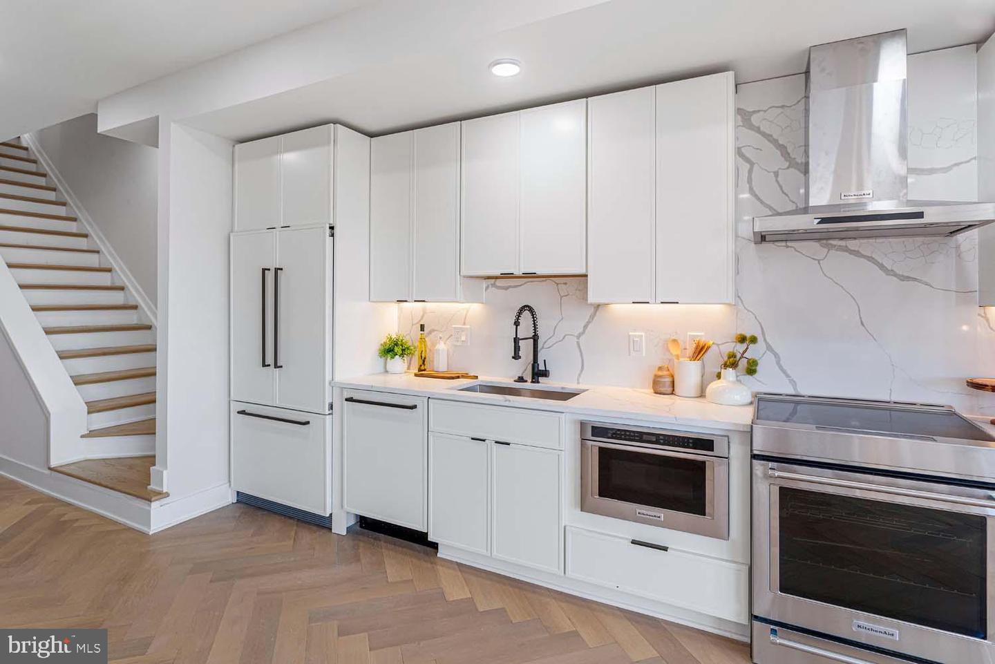 1516 EAST CAPITOL ST NE #F, WASHINGTON, District Of Columbia 20003, 2 Bedrooms Bedrooms, ,2 BathroomsBathrooms,Residential,For sale,1516 EAST CAPITOL ST NE #F,DCDC2229850 MLS # DCDC2229850