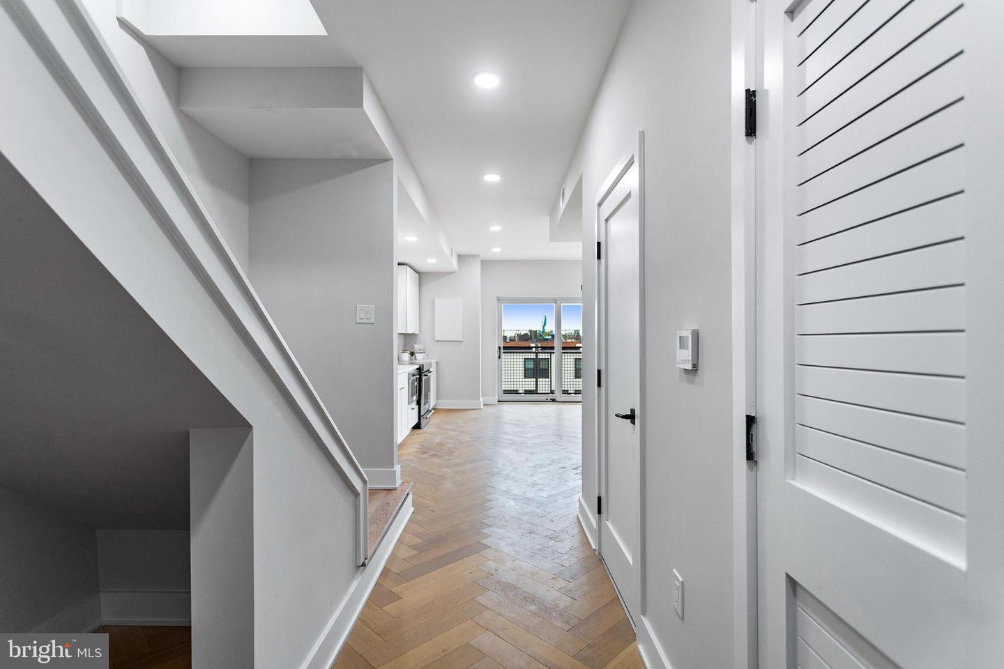 1516 EAST CAPITOL ST NE #F, WASHINGTON, District Of Columbia 20003, 2 Bedrooms Bedrooms, ,2 BathroomsBathrooms,Residential,For sale,1516 EAST CAPITOL ST NE #F,DCDC2229850 MLS # DCDC2229850