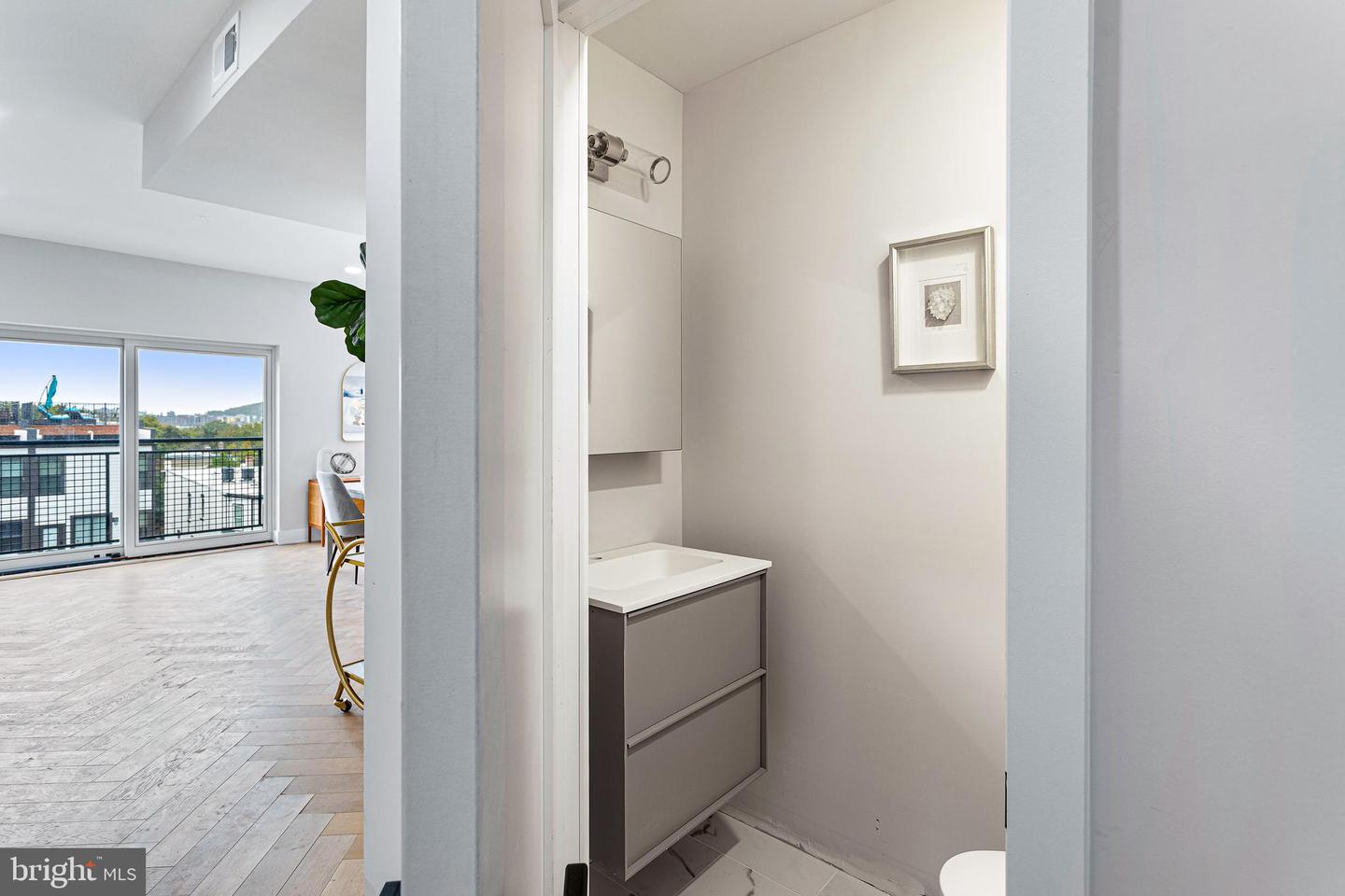 1516 EAST CAPITOL ST NE #F, WASHINGTON, District Of Columbia 20003, 2 Bedrooms Bedrooms, ,2 BathroomsBathrooms,Residential,For sale,1516 EAST CAPITOL ST NE #F,DCDC2229850 MLS # DCDC2229850