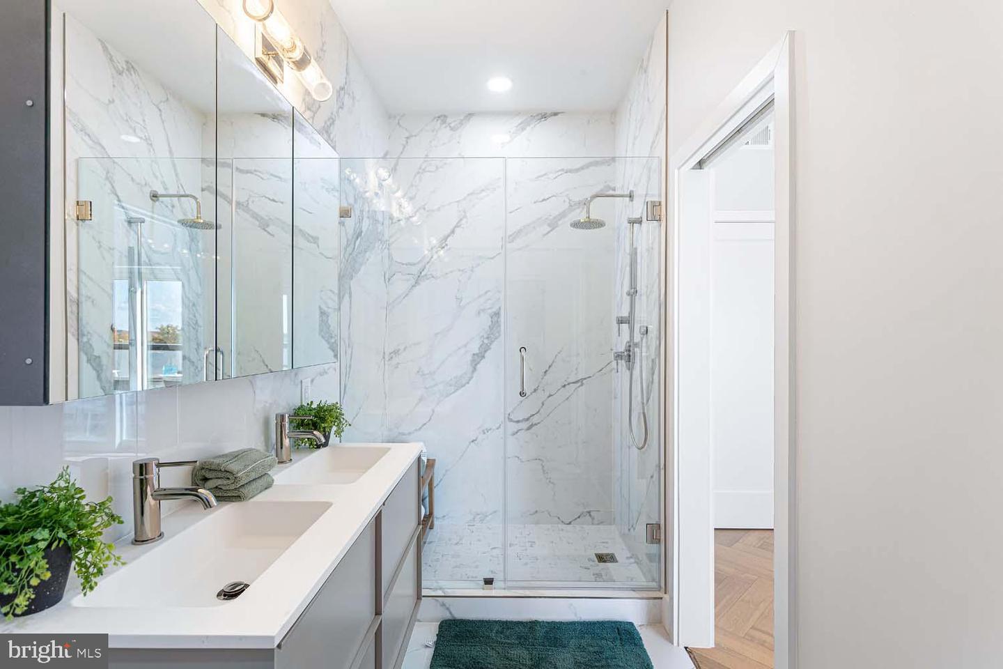 1516 EAST CAPITOL ST NE #F, WASHINGTON, District Of Columbia 20003, 2 Bedrooms Bedrooms, ,2 BathroomsBathrooms,Residential,For sale,1516 EAST CAPITOL ST NE #F,DCDC2229850 MLS # DCDC2229850