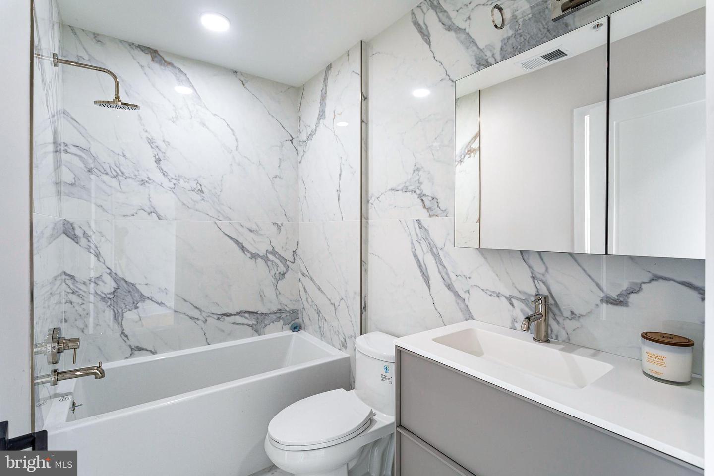 1516 EAST CAPITOL ST NE #F, WASHINGTON, District Of Columbia 20003, 2 Bedrooms Bedrooms, ,2 BathroomsBathrooms,Residential,For sale,1516 EAST CAPITOL ST NE #F,DCDC2229850 MLS # DCDC2229850