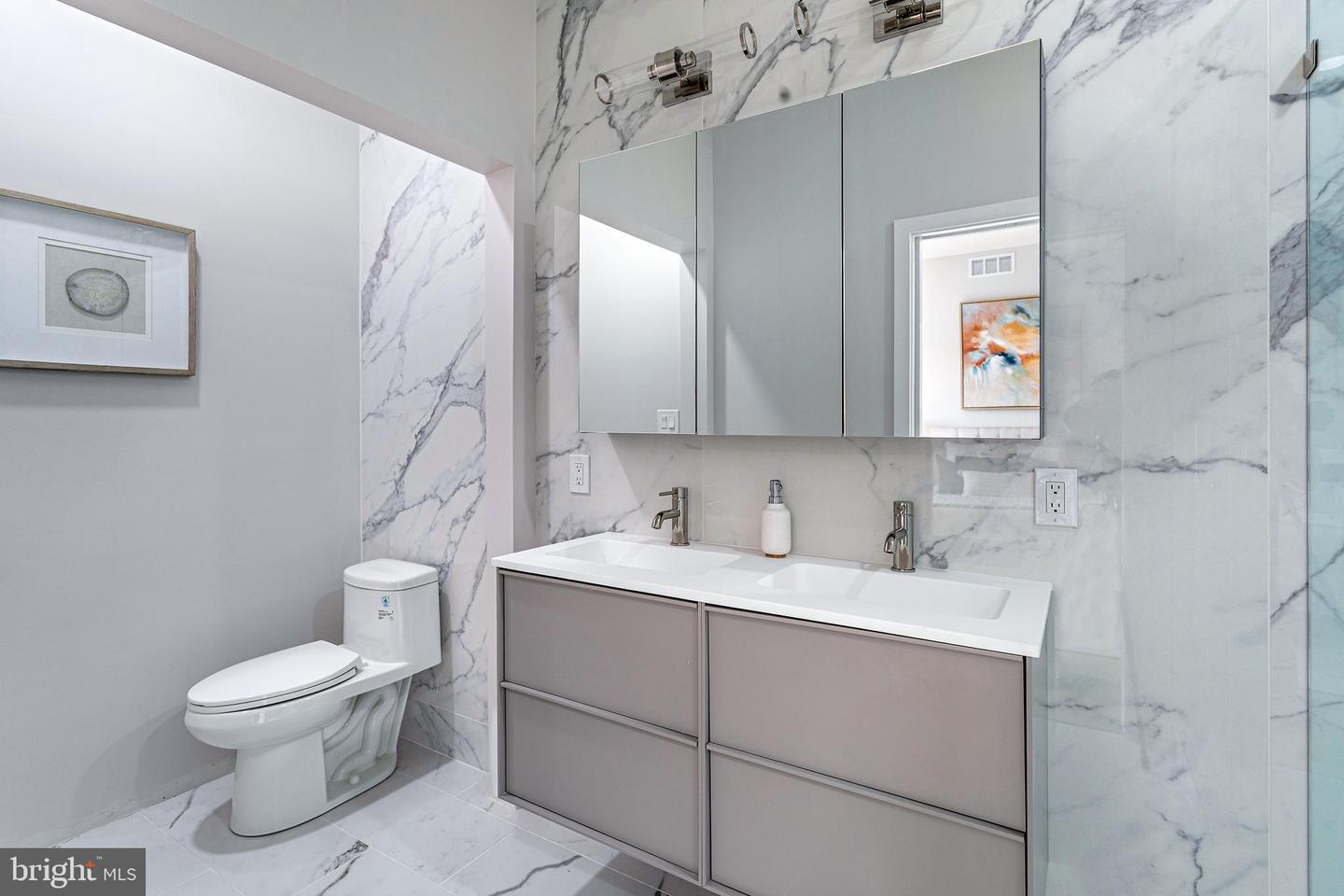 1516 EAST CAPITOL ST NE #F, WASHINGTON, District Of Columbia 20003, 2 Bedrooms Bedrooms, ,2 BathroomsBathrooms,Residential,For sale,1516 EAST CAPITOL ST NE #F,DCDC2229850 MLS # DCDC2229850