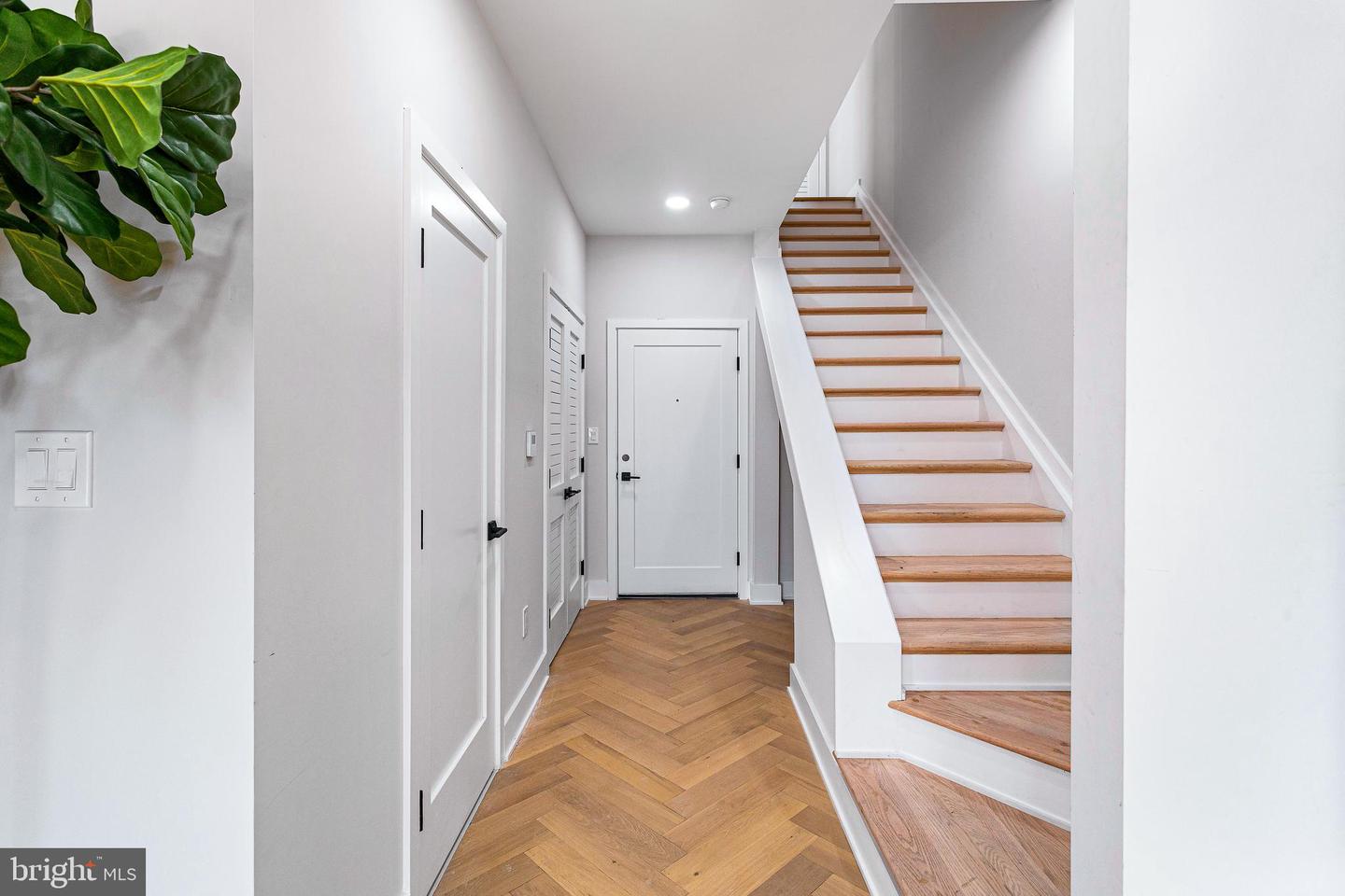 1516 EAST CAPITOL ST NE #F, WASHINGTON, District Of Columbia 20003, 2 Bedrooms Bedrooms, ,2 BathroomsBathrooms,Residential,For sale,1516 EAST CAPITOL ST NE #F,DCDC2229850 MLS # DCDC2229850