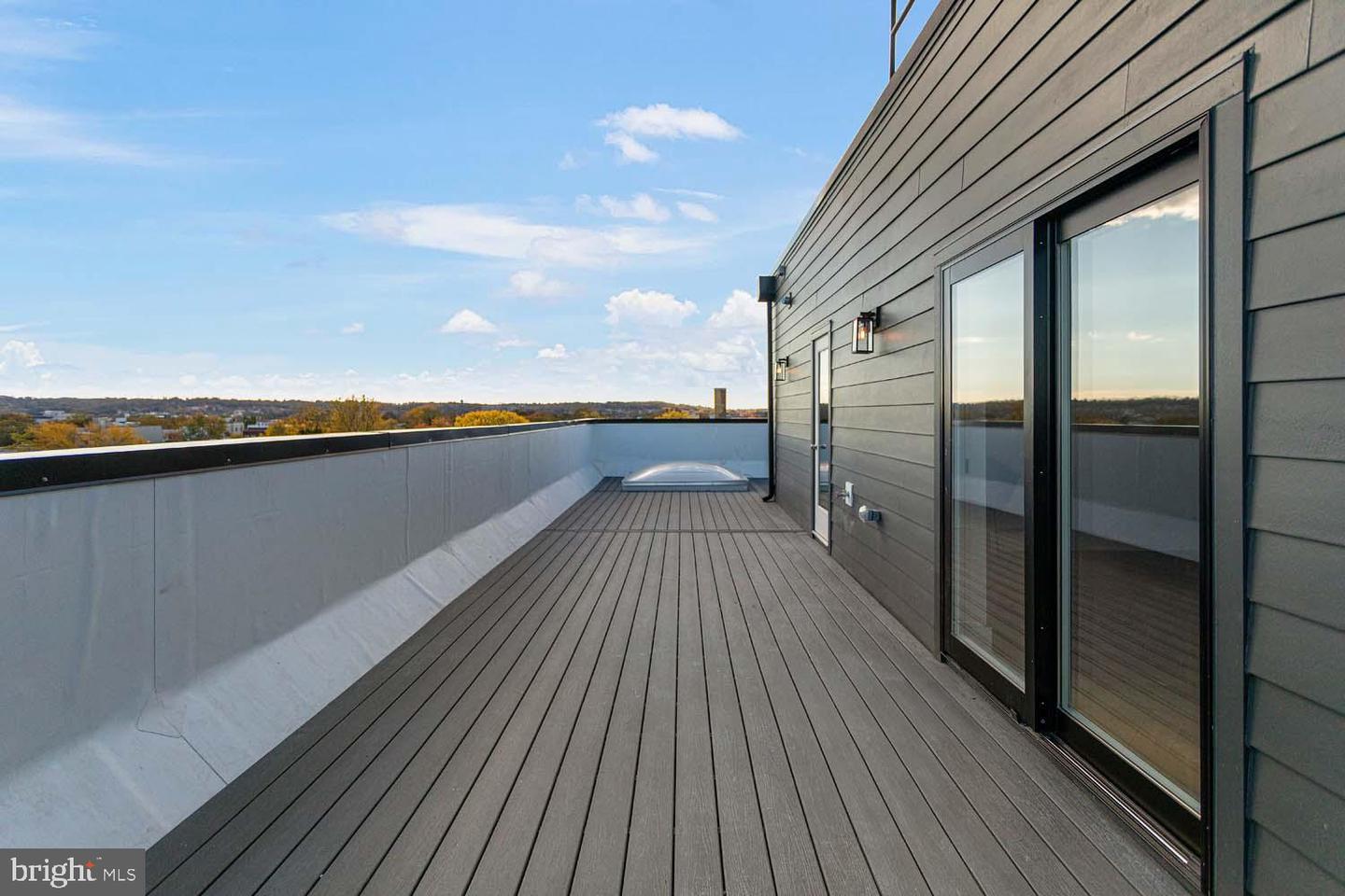 1516 EAST CAPITOL ST NE #F, WASHINGTON, District Of Columbia 20003, 2 Bedrooms Bedrooms, ,2 BathroomsBathrooms,Residential,For sale,1516 EAST CAPITOL ST NE #F,DCDC2229850 MLS # DCDC2229850