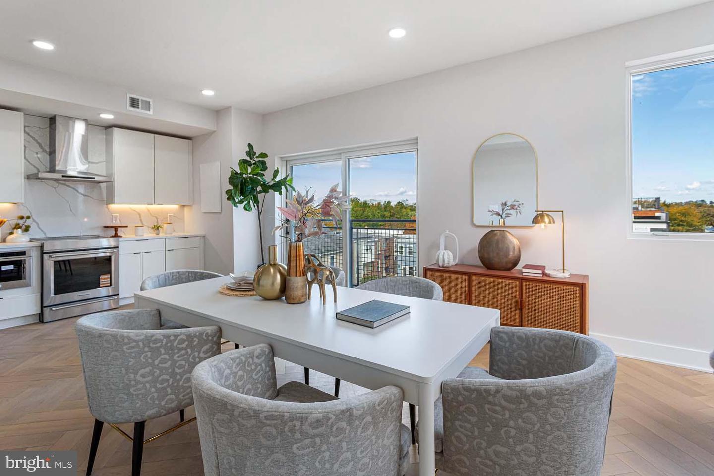 1516 EAST CAPITOL ST NE #F, WASHINGTON, District Of Columbia 20003, 2 Bedrooms Bedrooms, ,2 BathroomsBathrooms,Residential,For sale,1516 EAST CAPITOL ST NE #F,DCDC2229850 MLS # DCDC2229850