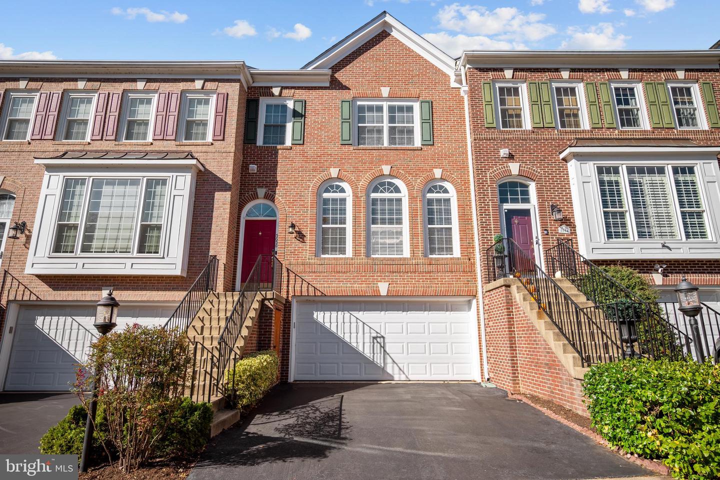 5656 GOVERNORS POND CIR, ALEXANDRIA, Virginia 22310, 3 Bedrooms Bedrooms, ,2 BathroomsBathrooms,Residential,For sale,5656 GOVERNORS POND CIR,VAFX2277226 MLS # VAFX2277226