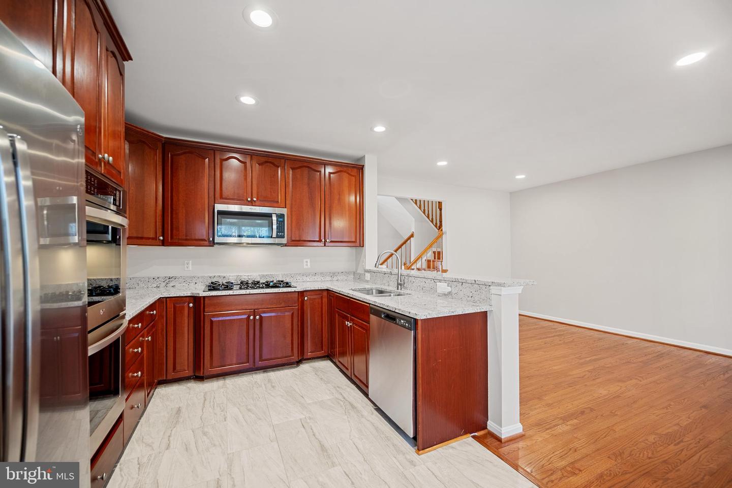 5656 GOVERNORS POND CIR, ALEXANDRIA, Virginia 22310, 3 Bedrooms Bedrooms, ,2 BathroomsBathrooms,Residential,For sale,5656 GOVERNORS POND CIR,VAFX2277226 MLS # VAFX2277226