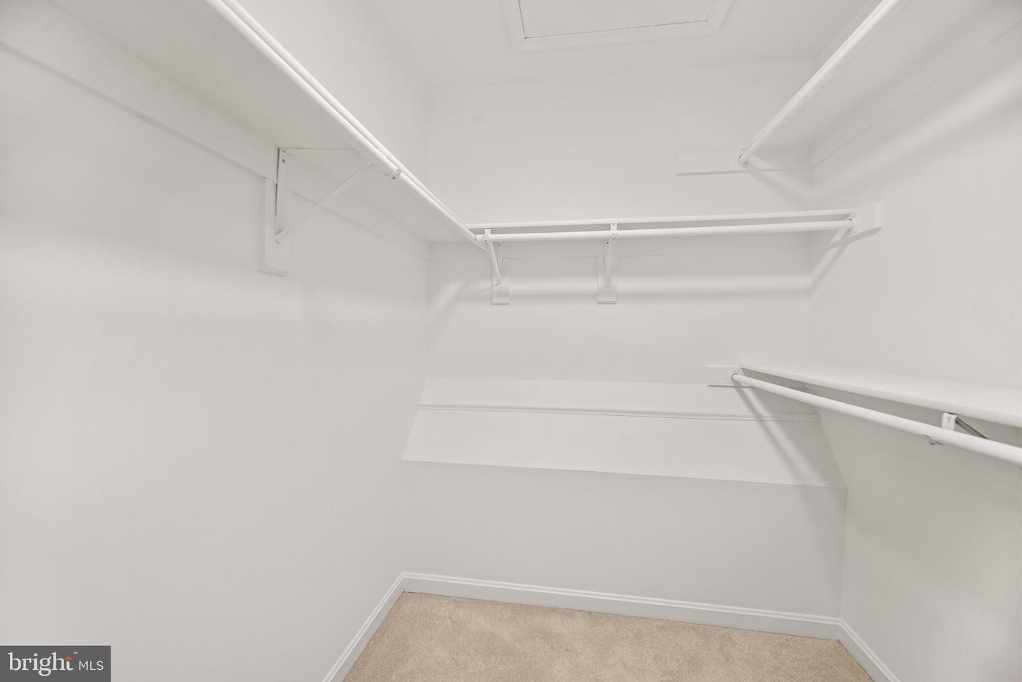 5656 GOVERNORS POND CIR, ALEXANDRIA, Virginia 22310, 3 Bedrooms Bedrooms, ,2 BathroomsBathrooms,Residential,For sale,5656 GOVERNORS POND CIR,VAFX2277226 MLS # VAFX2277226