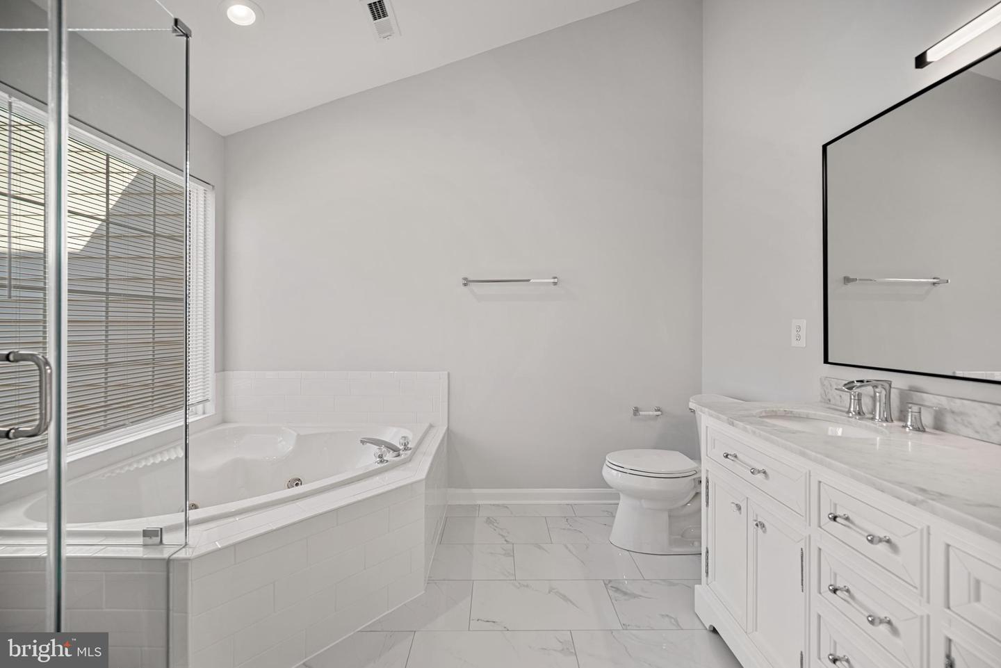 5656 GOVERNORS POND CIR, ALEXANDRIA, Virginia 22310, 3 Bedrooms Bedrooms, ,2 BathroomsBathrooms,Residential,For sale,5656 GOVERNORS POND CIR,VAFX2277226 MLS # VAFX2277226