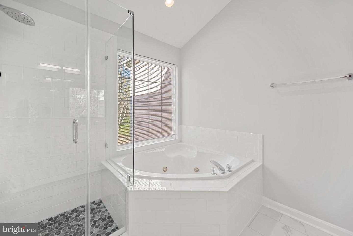 5656 GOVERNORS POND CIR, ALEXANDRIA, Virginia 22310, 3 Bedrooms Bedrooms, ,2 BathroomsBathrooms,Residential,For sale,5656 GOVERNORS POND CIR,VAFX2277226 MLS # VAFX2277226