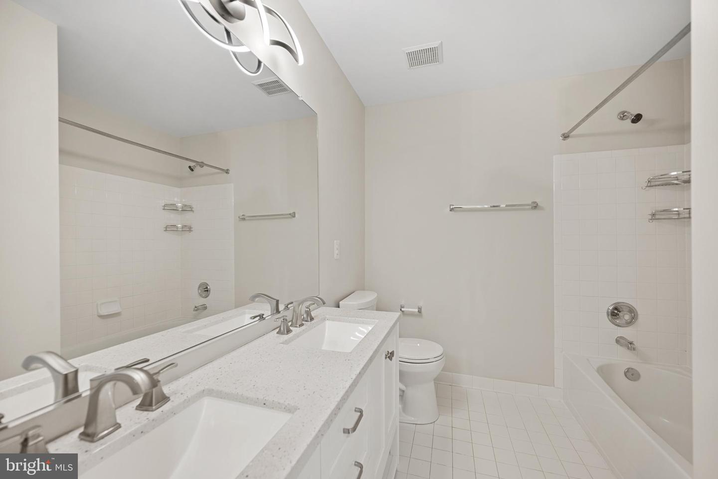 5656 GOVERNORS POND CIR, ALEXANDRIA, Virginia 22310, 3 Bedrooms Bedrooms, ,2 BathroomsBathrooms,Residential,For sale,5656 GOVERNORS POND CIR,VAFX2277226 MLS # VAFX2277226