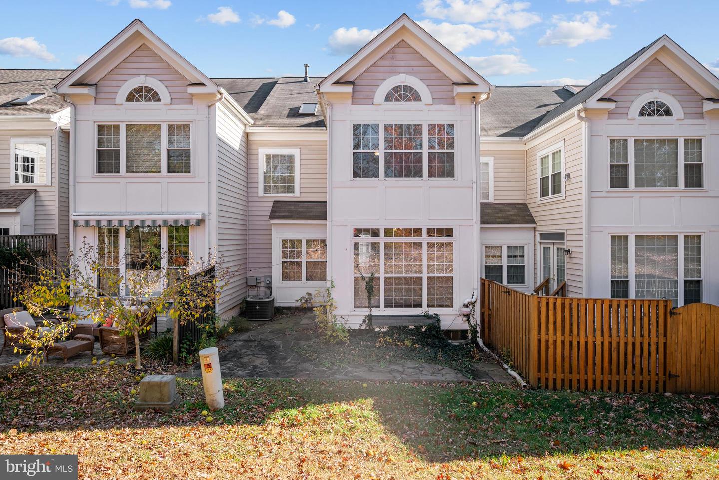 5656 GOVERNORS POND CIR, ALEXANDRIA, Virginia 22310, 3 Bedrooms Bedrooms, ,2 BathroomsBathrooms,Residential,For sale,5656 GOVERNORS POND CIR,VAFX2277226 MLS # VAFX2277226