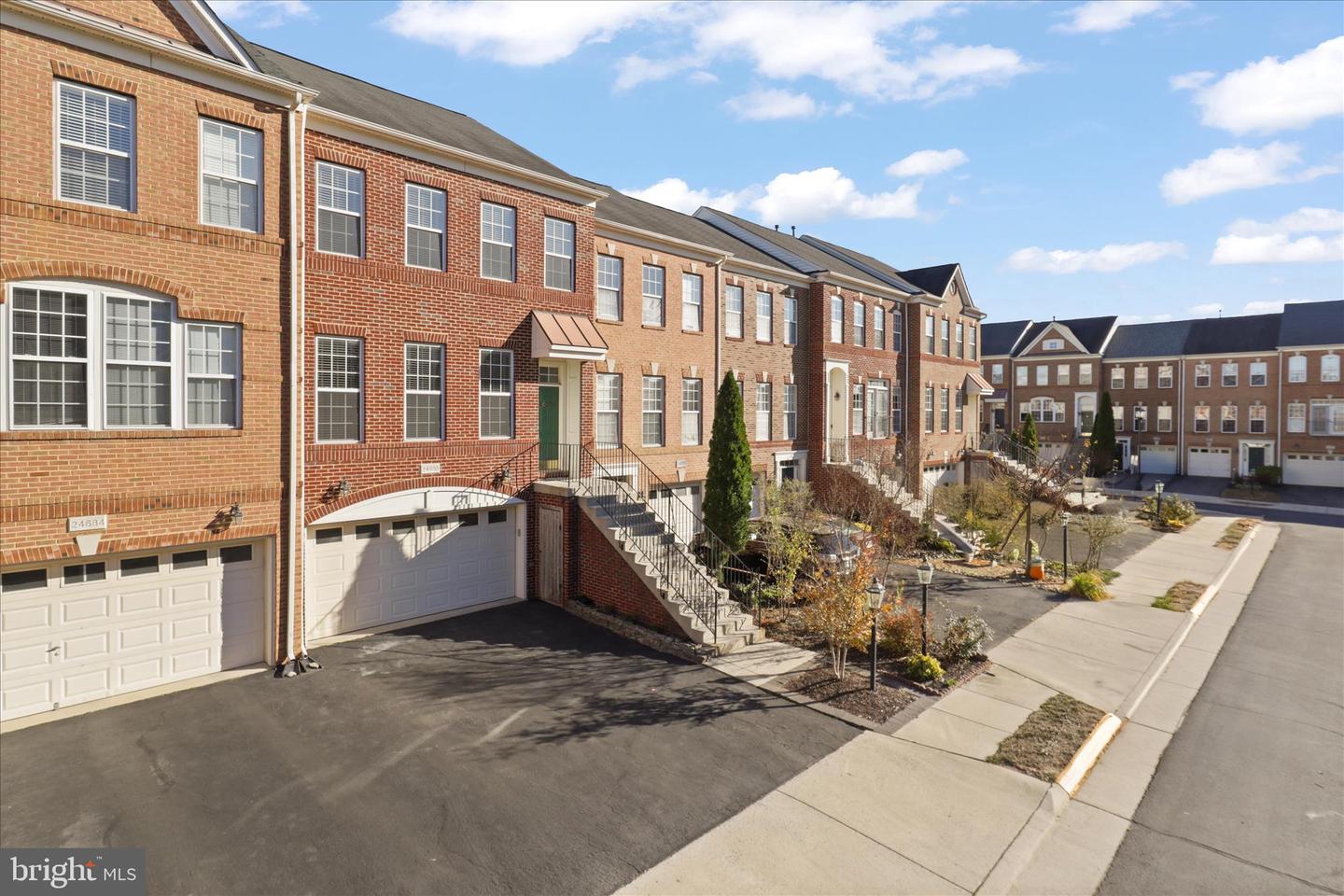 24686 NETTLE MILL SQ, ALDIE, Virginia 20105, 4 Bedrooms Bedrooms, ,3 BathroomsBathrooms,Residential,For sale,24686 NETTLE MILL SQ,VALO2110356 MLS # VALO2110356 24686 NETTLE MILL SQ, ALDIE, Virginia 20105, 4 Bedrooms Bedrooms, ,3 BathroomsBathrooms,Residential,For sale,24686 NETTLE MILL SQ,VALO2110356 MLS # VALO2110356