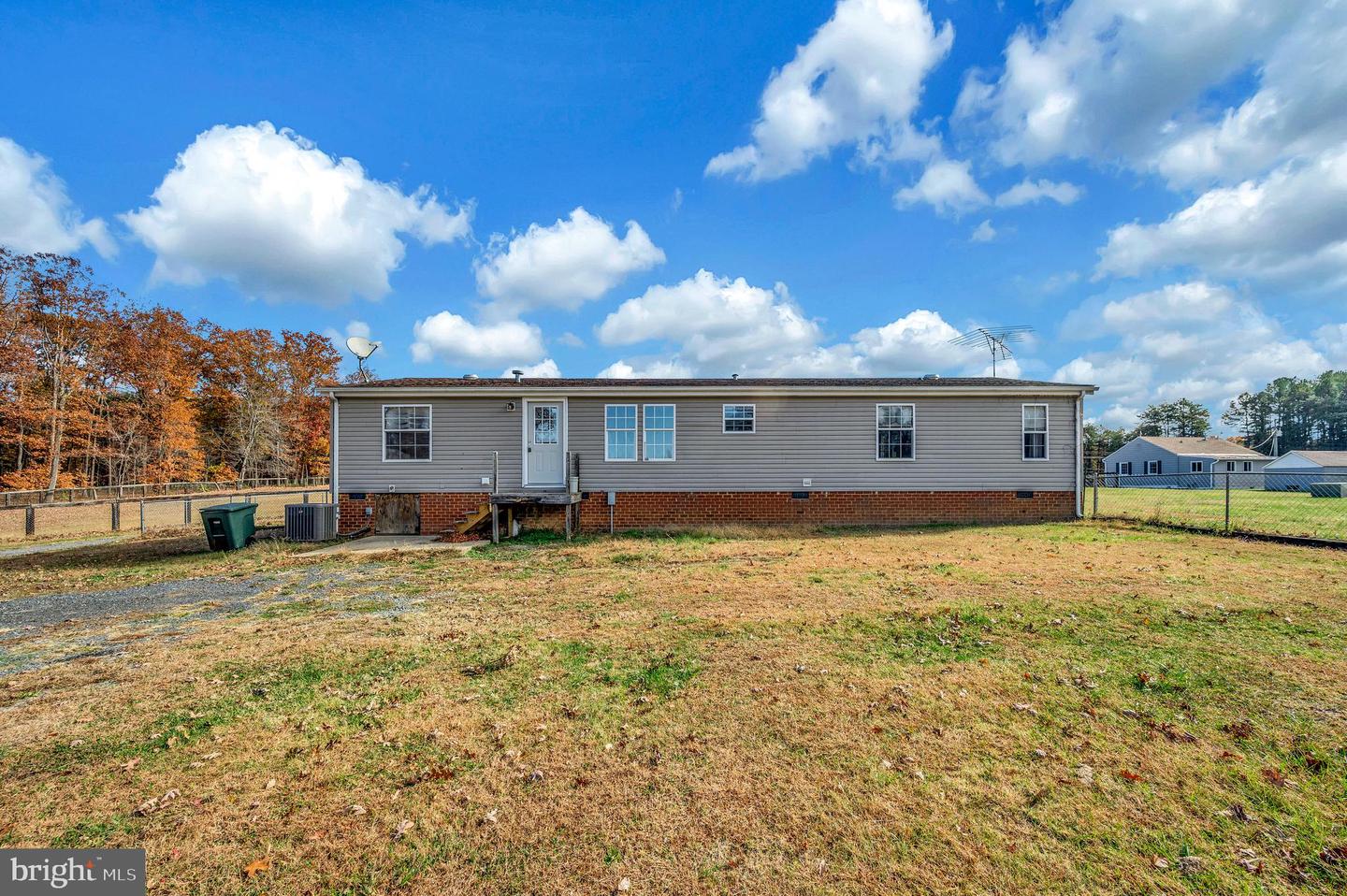 4645 THOMAS JEFFERSON PKWY, PALMYRA, Virginia 22963, 3 Bedrooms Bedrooms, 5 Rooms Rooms,2 BathroomsBathrooms,Residential,For sale,4645 THOMAS JEFFERSON PKWY,VAFN2000538 MLS # VAFN2000538 4645 THOMAS JEFFERSON PKWY, PALMYRA, Virginia 22963, 3 Bedrooms Bedrooms, 5 Rooms Rooms,2 BathroomsBathrooms,Residential,For sale,4645 THOMAS JEFFERSON PKWY,VAFN2000538 MLS # VAFN2000538