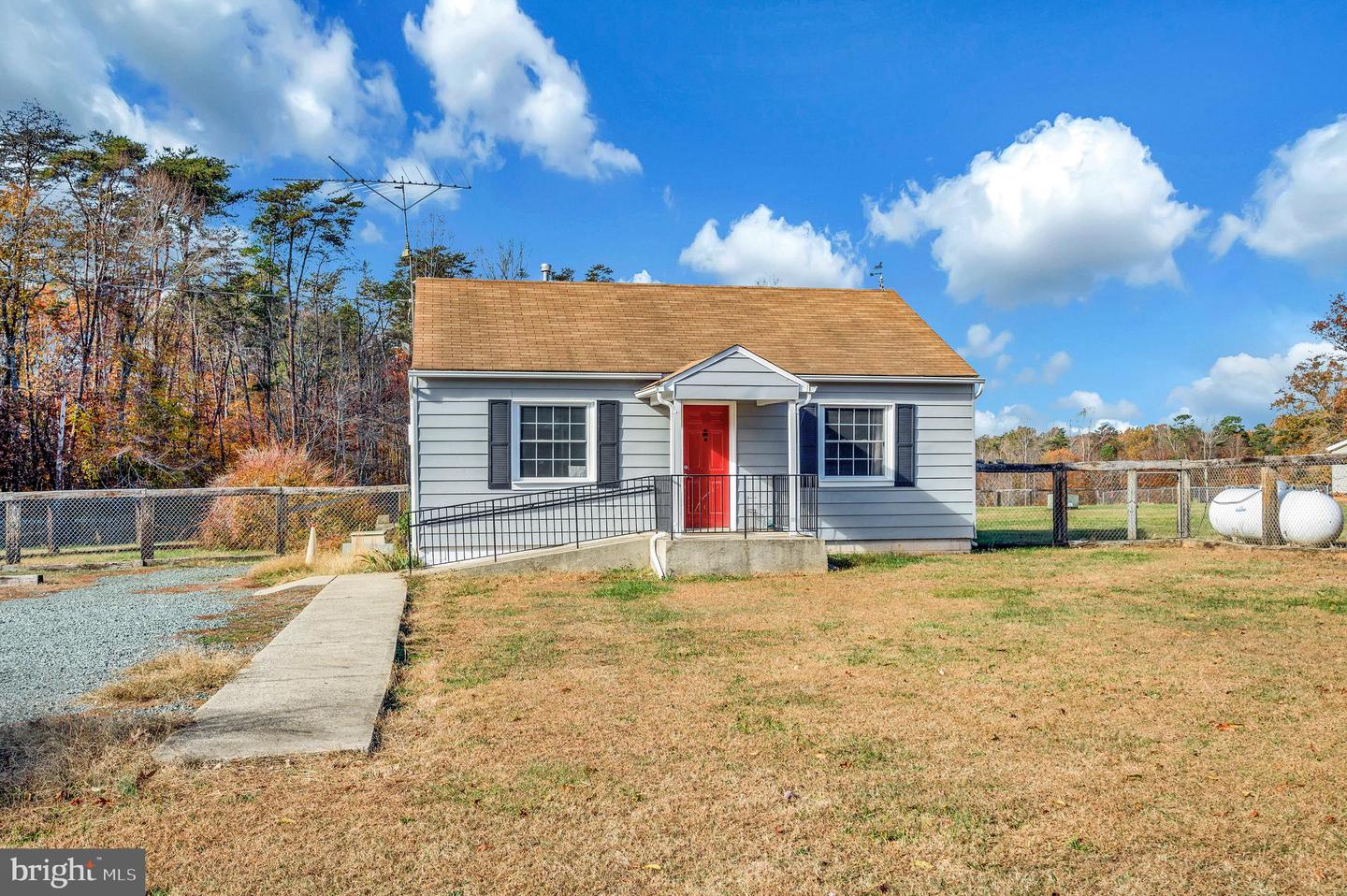 4643 THOMAS JEFFERSON PKWY, PALMYRA, Virginia 22963, 2 Bedrooms Bedrooms, 7 Rooms Rooms,1 BathroomBathrooms,Residential,For sale,4643 THOMAS JEFFERSON PKWY,VAFN2000540 MLS # VAFN2000540