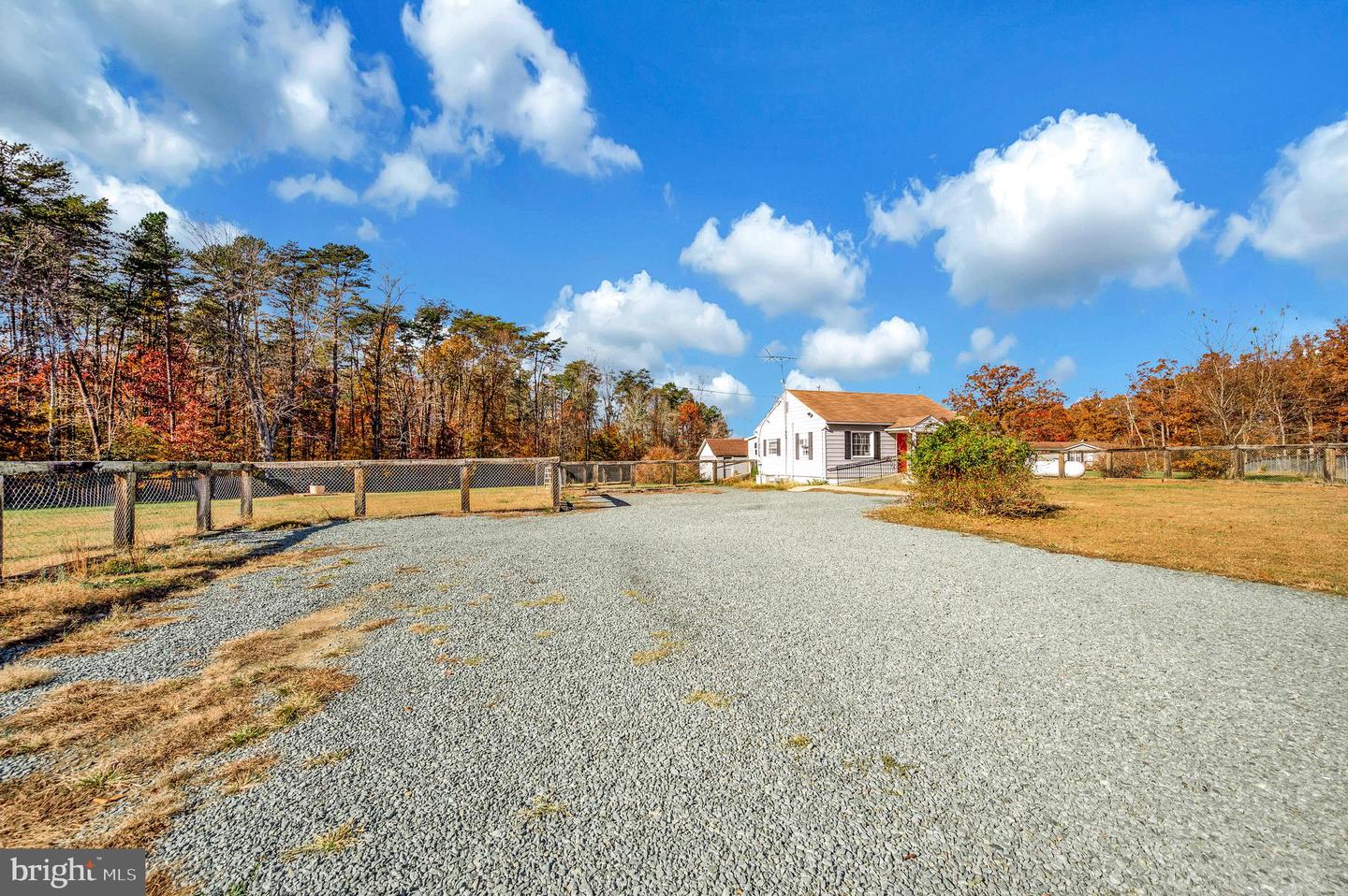 4643 THOMAS JEFFERSON PKWY, PALMYRA, Virginia 22963, 2 Bedrooms Bedrooms, 7 Rooms Rooms,1 BathroomBathrooms,Residential,For sale,4643 THOMAS JEFFERSON PKWY,VAFN2000540 MLS # VAFN2000540