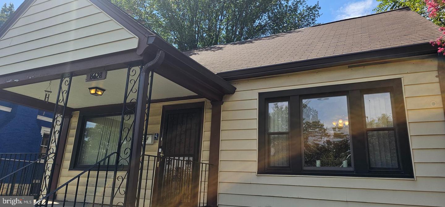 6628 EASTERN AVE NW, WASHINGTON, District Of Columbia 20012, 3 Bedrooms Bedrooms, ,2 BathroomsBathrooms,Residential,For sale,6628 EASTERN AVE NW,DCDC2230240 MLS # DCDC2230240 6628 EASTERN AVE NW, WASHINGTON, District Of Columbia 20012, 3 Bedrooms Bedrooms, ,2 BathroomsBathrooms,Residential,For sale,6628 EASTERN AVE NW,DCDC2230240 MLS # DCDC2230240