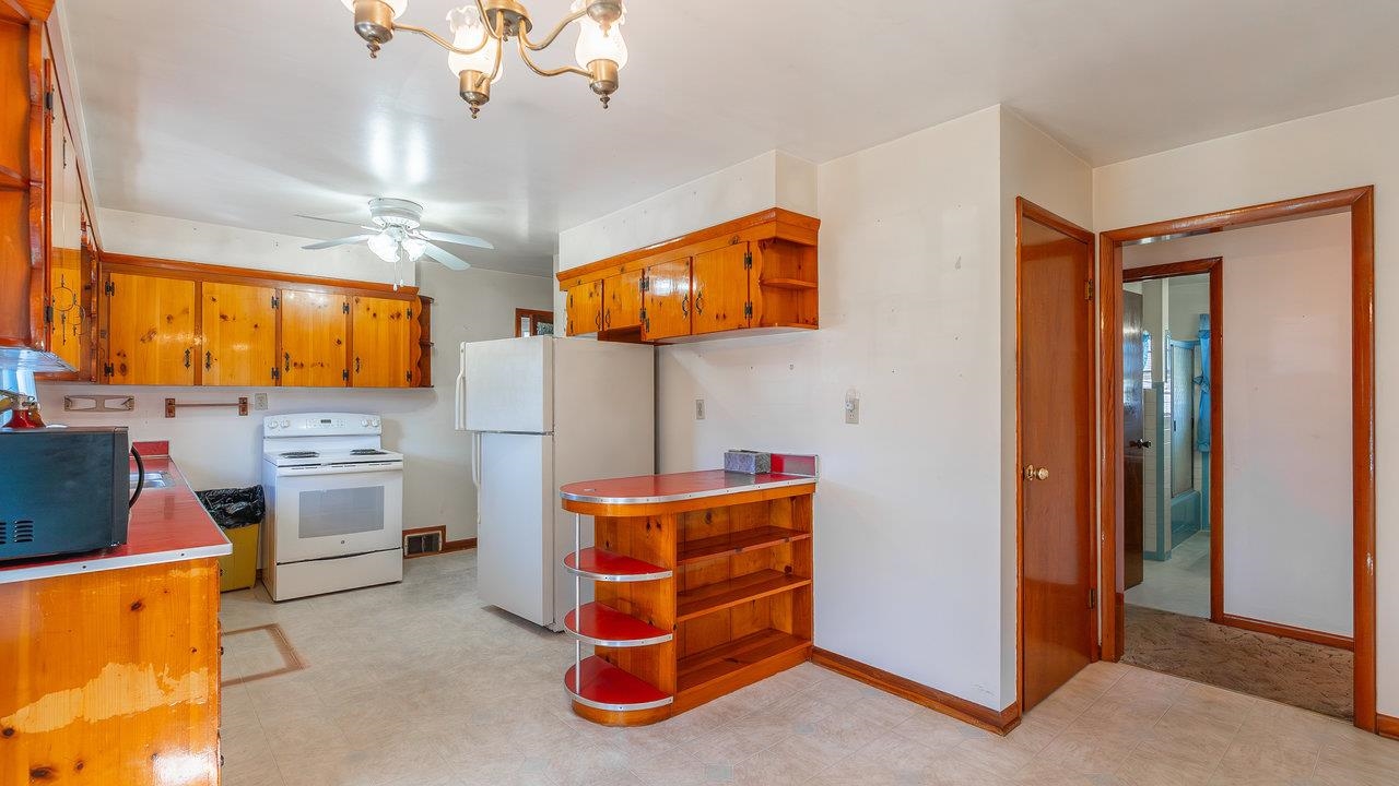 338 FAIRFAX AVE, ELKTON, Virginia 22827, 3 Bedrooms Bedrooms, ,1 BathroomBathrooms,Residential,338 FAIRFAX AVE,663390 MLS # 663390