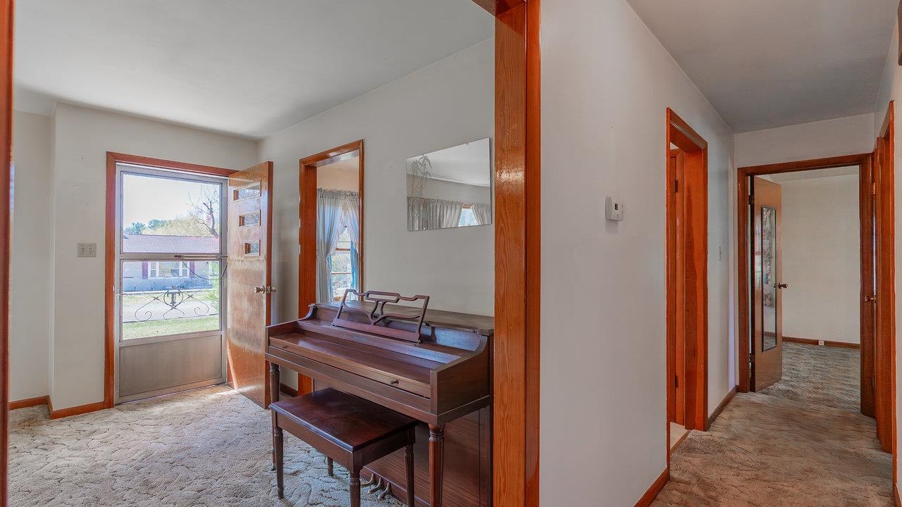 338 FAIRFAX AVE, ELKTON, Virginia 22827, 3 Bedrooms Bedrooms, ,1 BathroomBathrooms,Residential,338 FAIRFAX AVE,663390 MLS # 663390