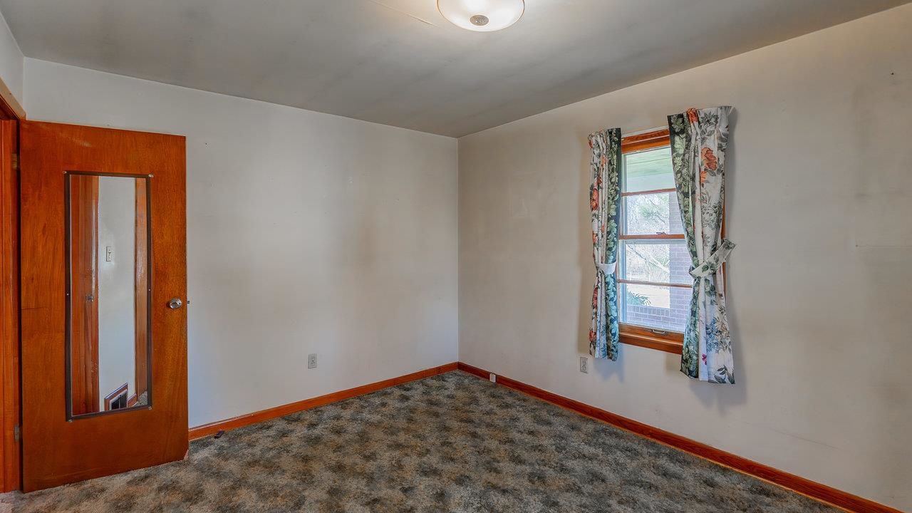 338 FAIRFAX AVE, ELKTON, Virginia 22827, 3 Bedrooms Bedrooms, ,1 BathroomBathrooms,Residential,338 FAIRFAX AVE,663390 MLS # 663390