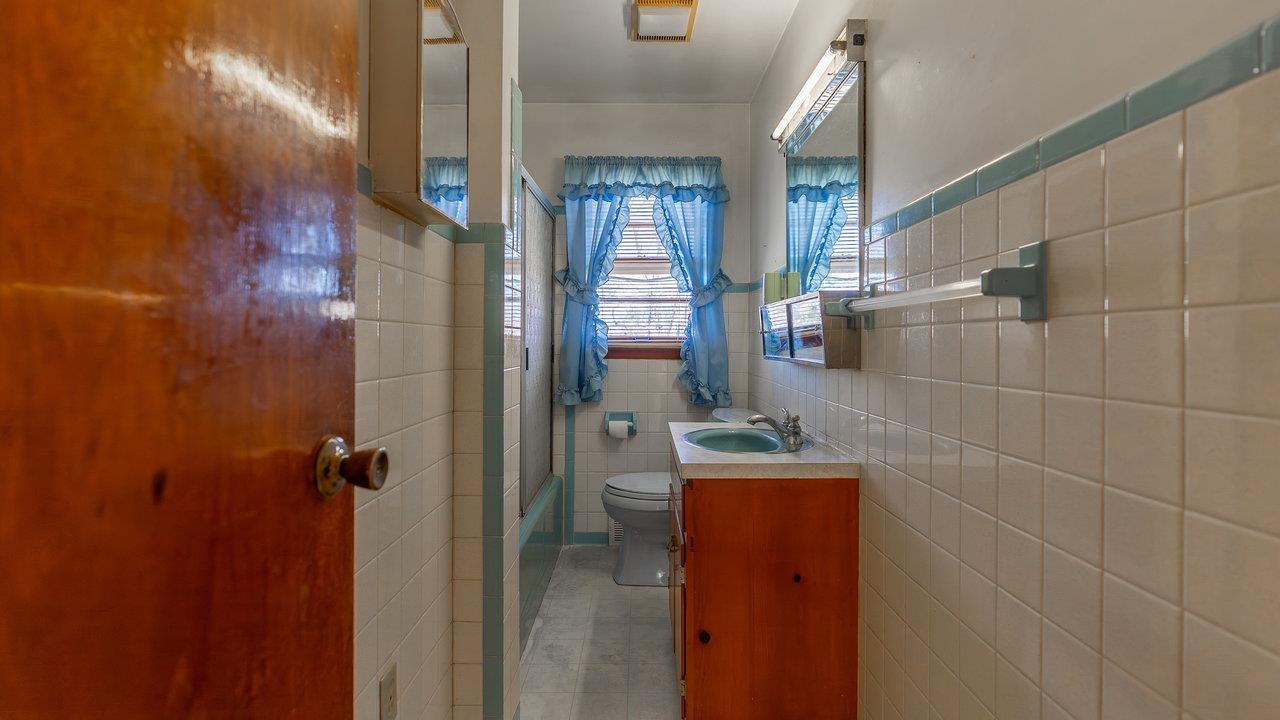 338 FAIRFAX AVE, ELKTON, Virginia 22827, 3 Bedrooms Bedrooms, ,1 BathroomBathrooms,Residential,338 FAIRFAX AVE,663390 MLS # 663390