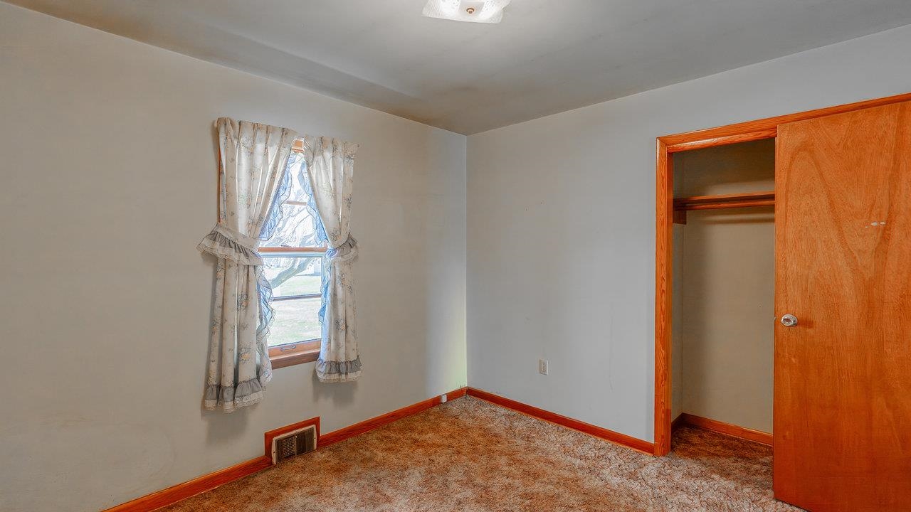 338 FAIRFAX AVE, ELKTON, Virginia 22827, 3 Bedrooms Bedrooms, ,1 BathroomBathrooms,Residential,338 FAIRFAX AVE,663390 MLS # 663390