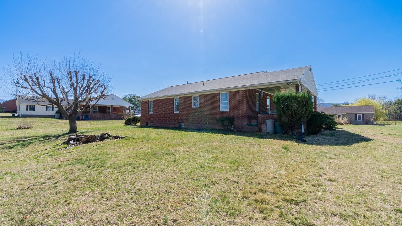 338 FAIRFAX AVE, ELKTON, Virginia 22827, 3 Bedrooms Bedrooms, ,1 BathroomBathrooms,Residential,338 FAIRFAX AVE,663390 MLS # 663390