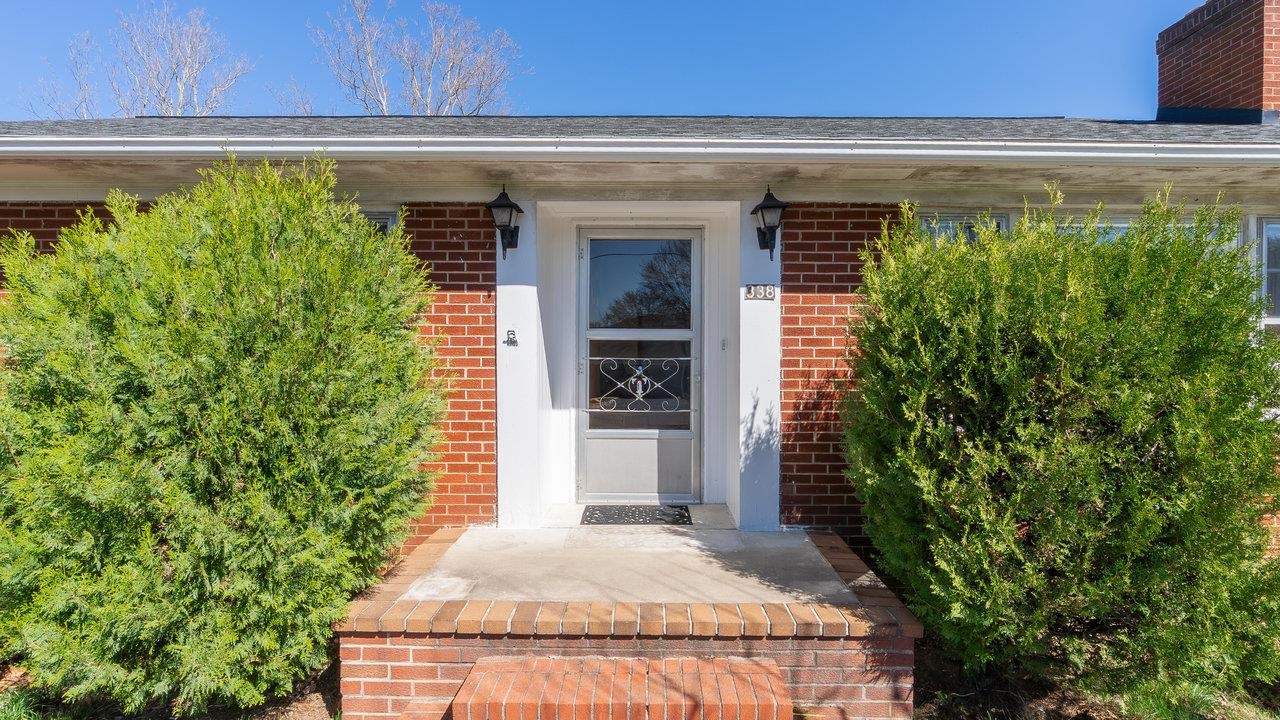 338 FAIRFAX AVE, ELKTON, Virginia 22827, 3 Bedrooms Bedrooms, ,1 BathroomBathrooms,Residential,338 FAIRFAX AVE,663390 MLS # 663390