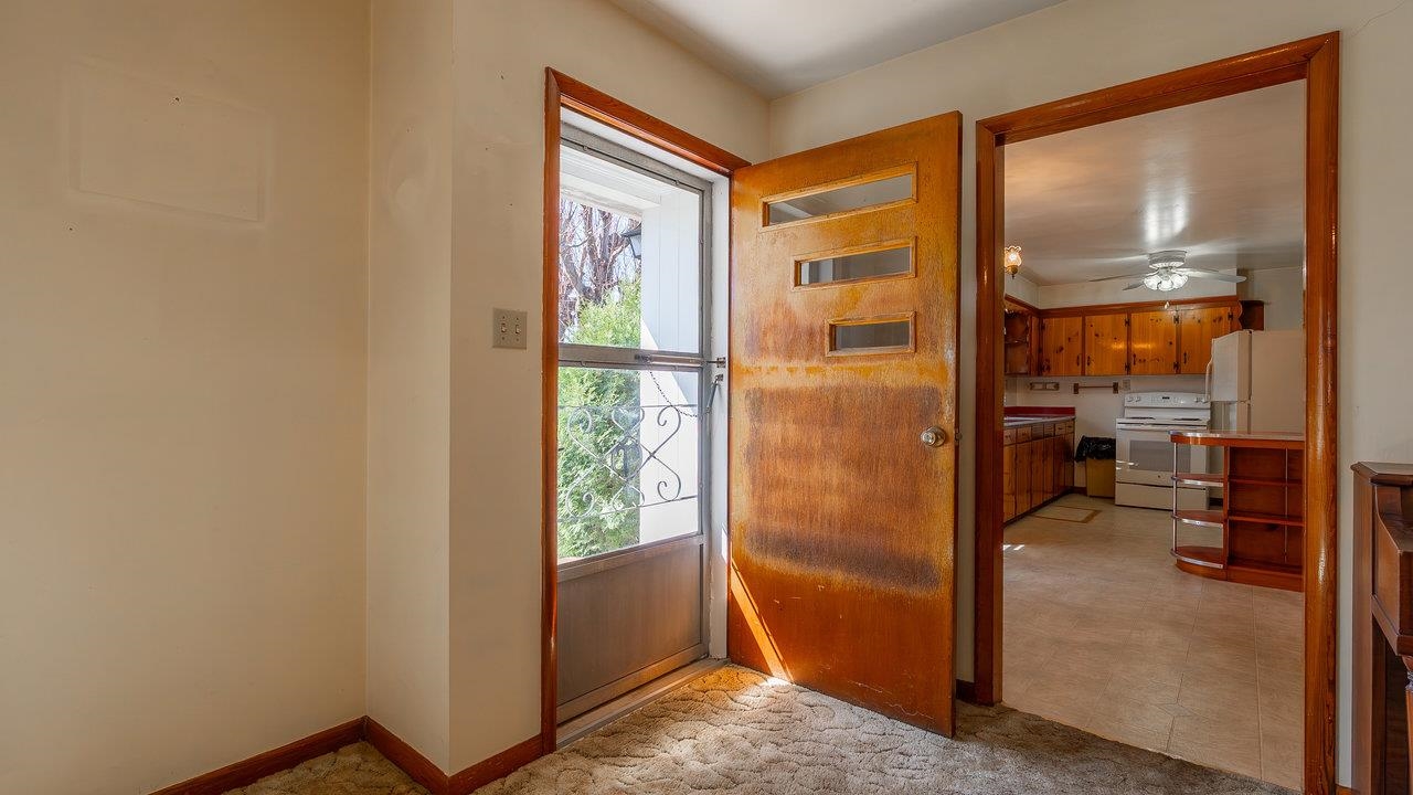 338 FAIRFAX AVE, ELKTON, Virginia 22827, 3 Bedrooms Bedrooms, ,1 BathroomBathrooms,Residential,338 FAIRFAX AVE,663390 MLS # 663390