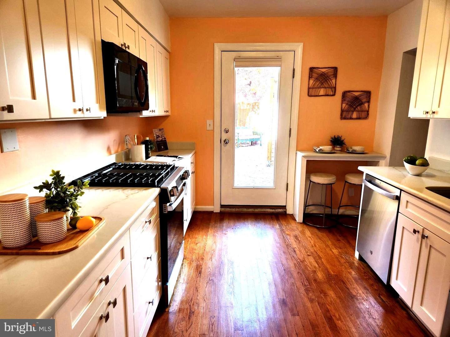 328 A ST NE, WASHINGTON, District Of Columbia 20002, 2 Bedrooms Bedrooms, ,1 BathroomBathrooms,Residential,For sale,328 A ST NE,DCDC2203072 MLS # DCDC2203072