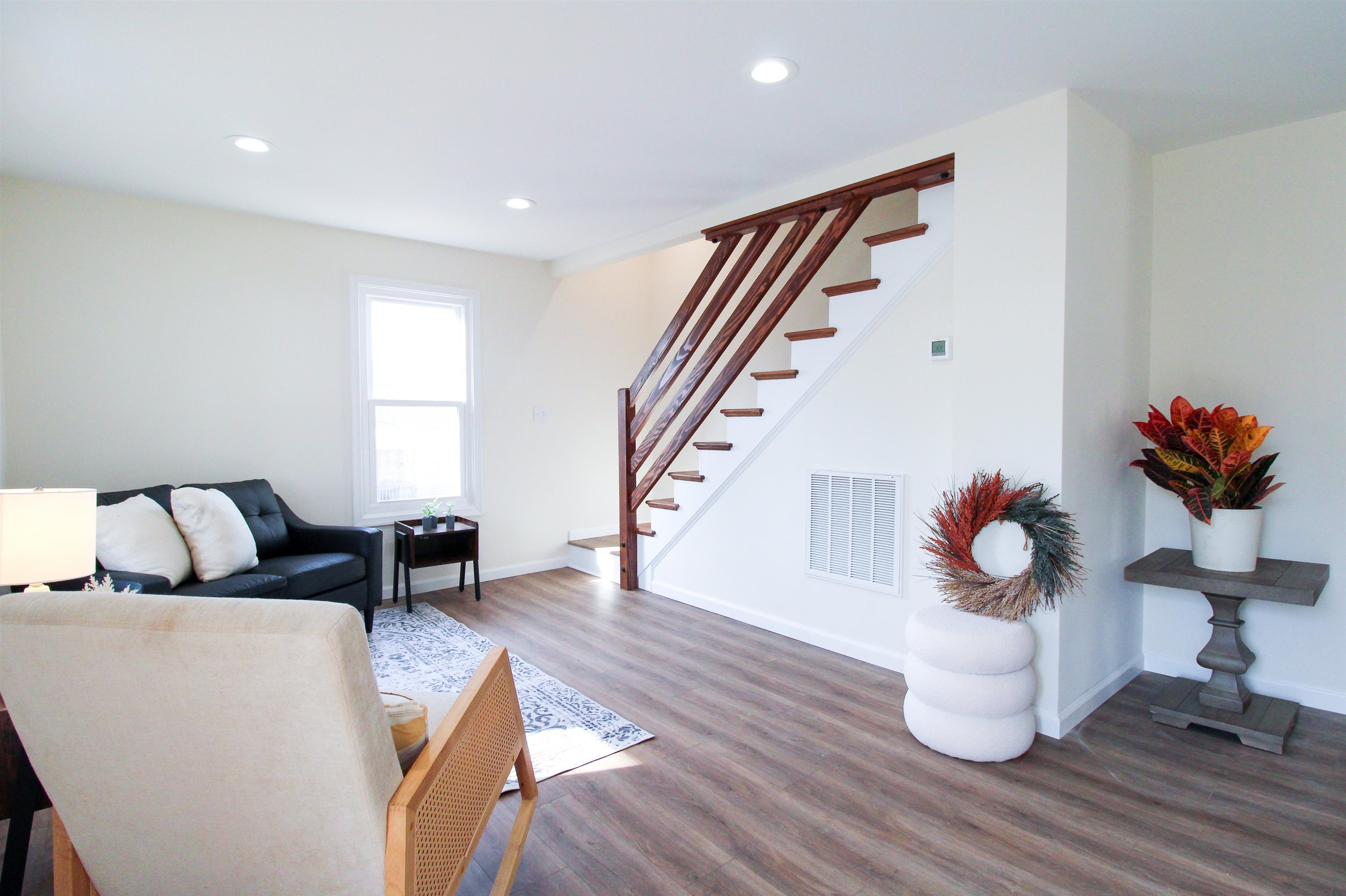 802 BURWELL AVE, STAUNTON, Virginia 24401, 2 Bedrooms Bedrooms, ,2 BathroomsBathrooms,Residential,802 BURWELL AVE,670890 MLS # 670890