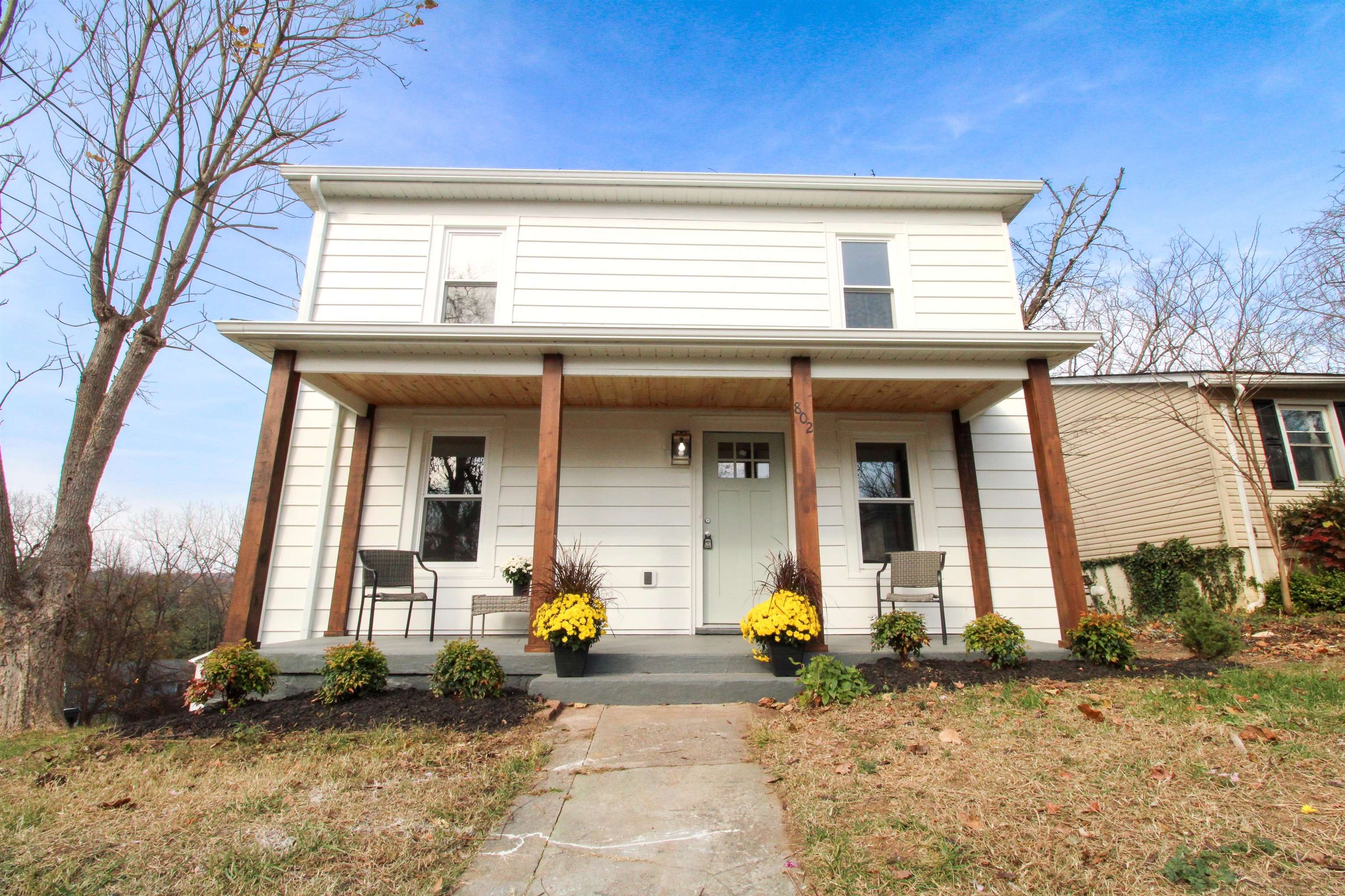 802 BURWELL AVE, STAUNTON, Virginia 24401, 2 Bedrooms Bedrooms, ,2 BathroomsBathrooms,Residential,802 BURWELL AVE,670890 MLS # 670890