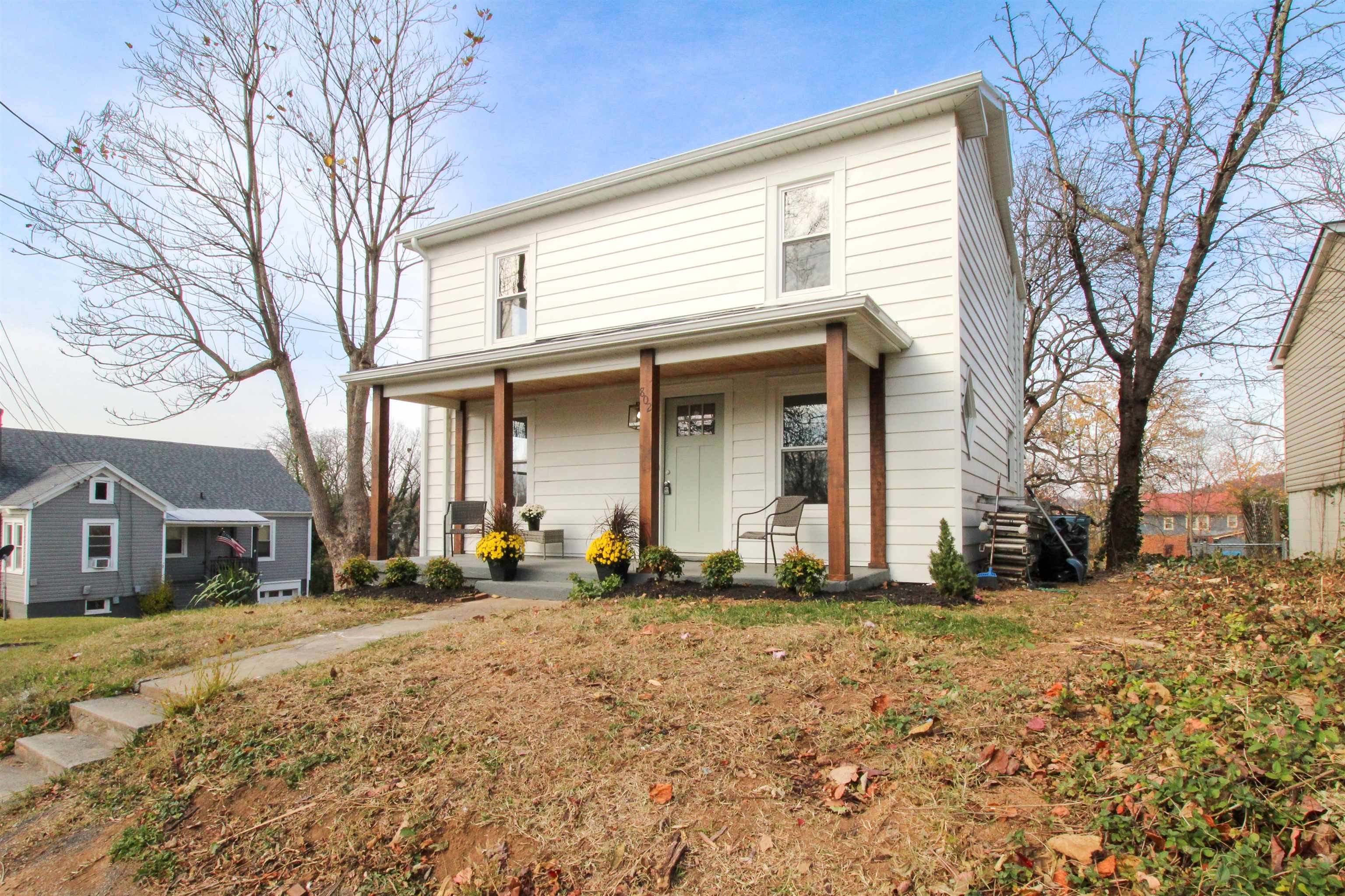 802 BURWELL AVE, STAUNTON, Virginia 24401, 2 Bedrooms Bedrooms, ,2 BathroomsBathrooms,Residential,802 BURWELL AVE,670890 MLS # 670890