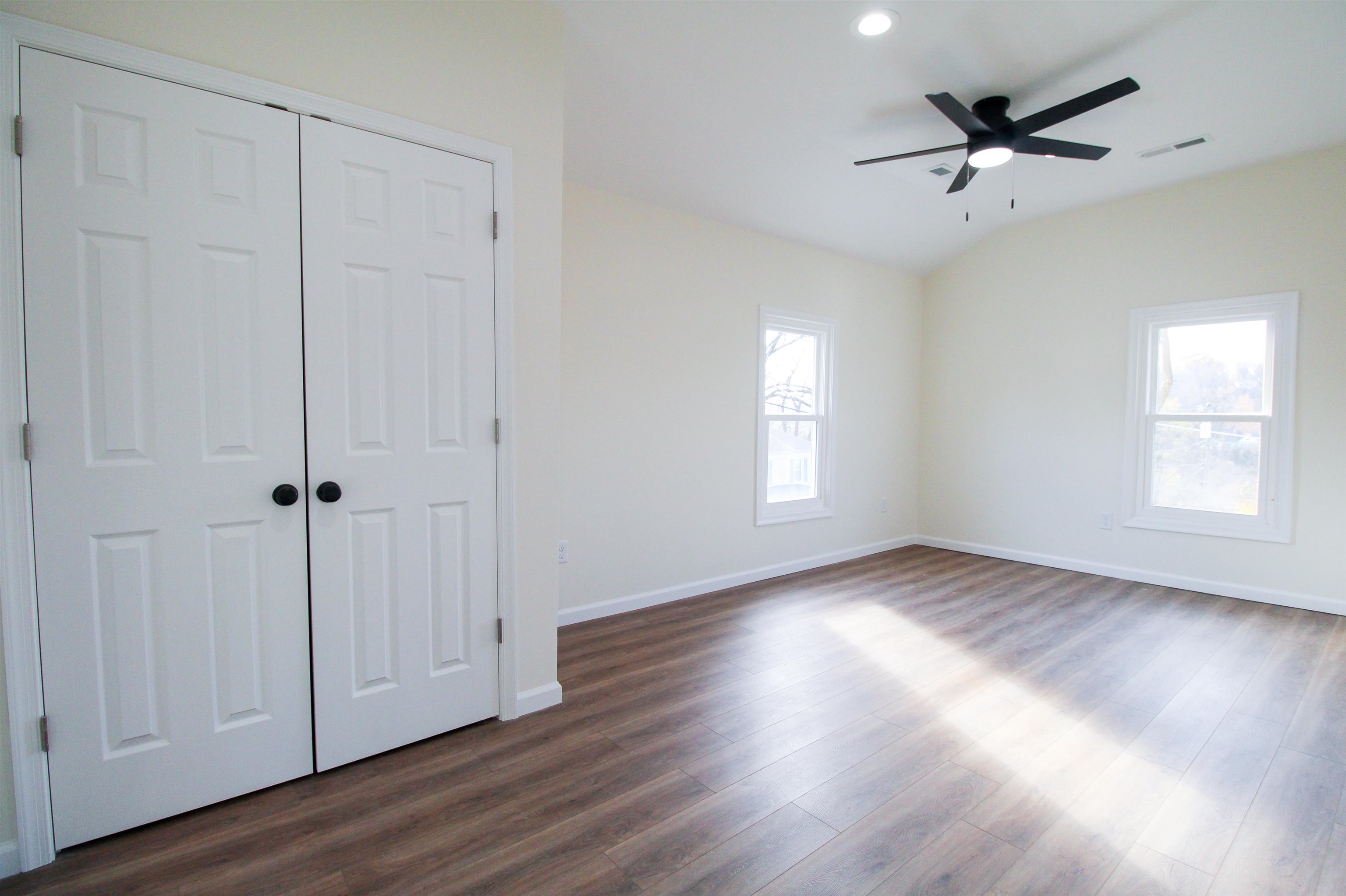 802 BURWELL AVE, STAUNTON, Virginia 24401, 2 Bedrooms Bedrooms, ,2 BathroomsBathrooms,Residential,802 BURWELL AVE,670890 MLS # 670890